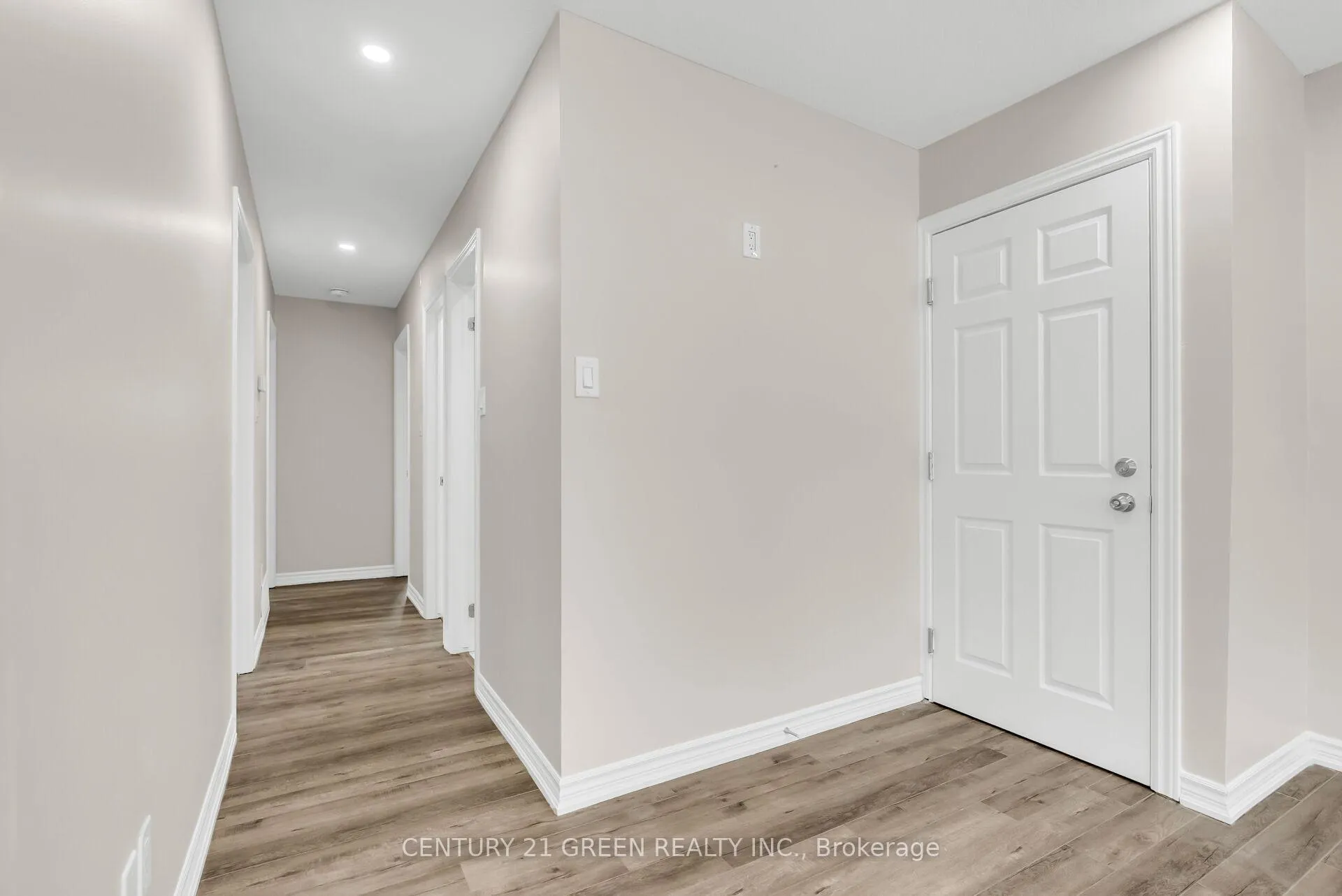 Photo 18 of 411 Imperial Road S, Guelph, Willow West/Sugarbush/West Acres — HOMEH