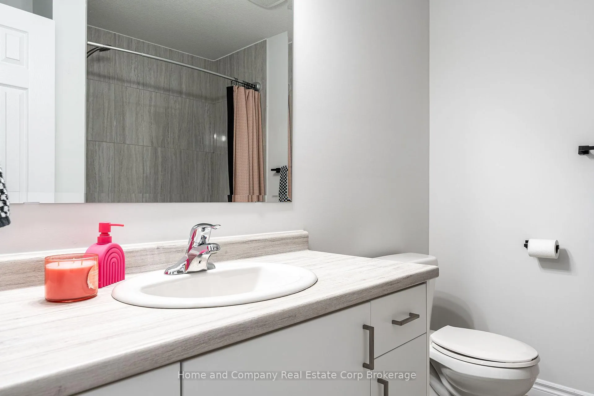 Photo 25 of 376 Bradshaw Drive, Stratford — HOMEH