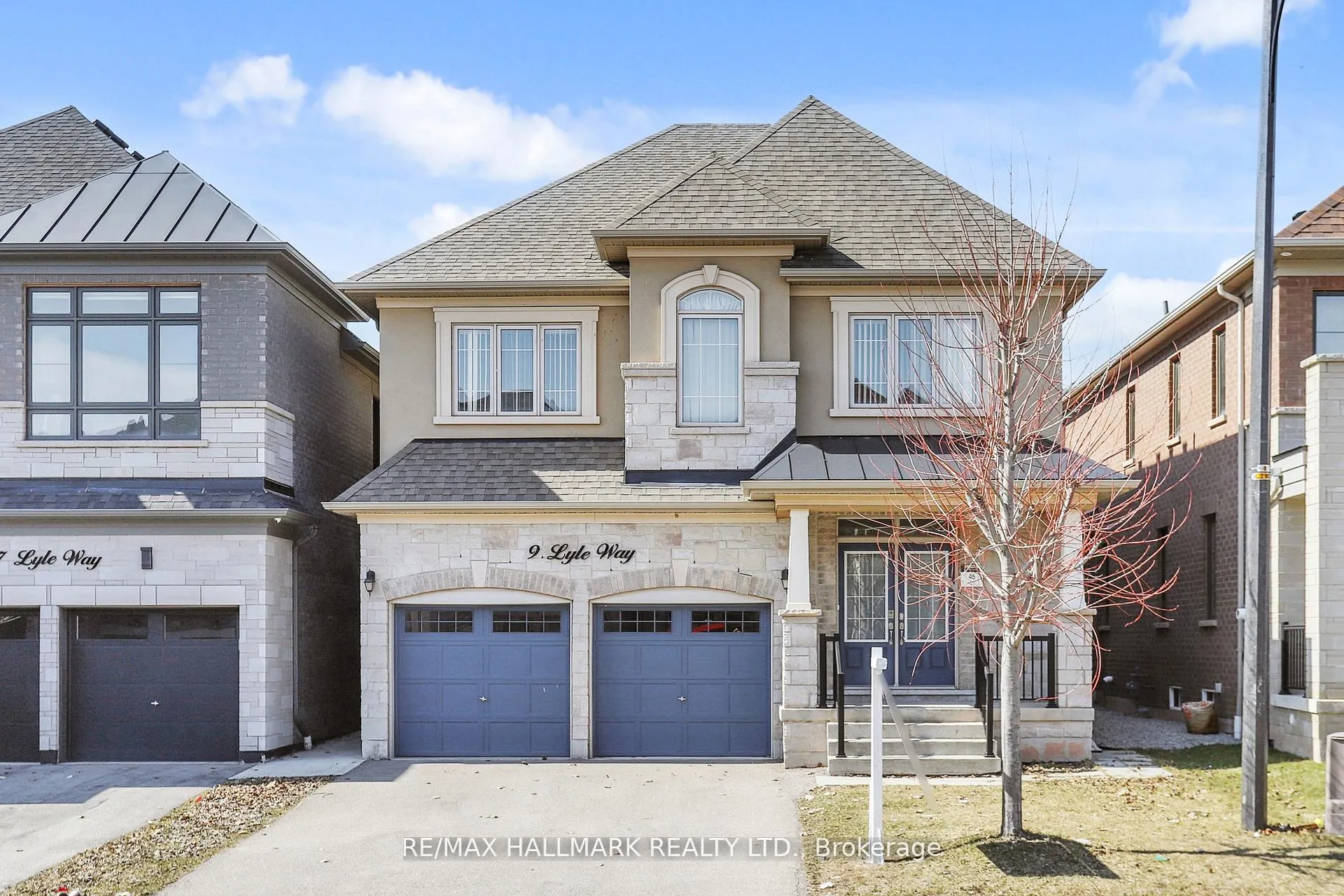 Front of 9 Lyle Way E