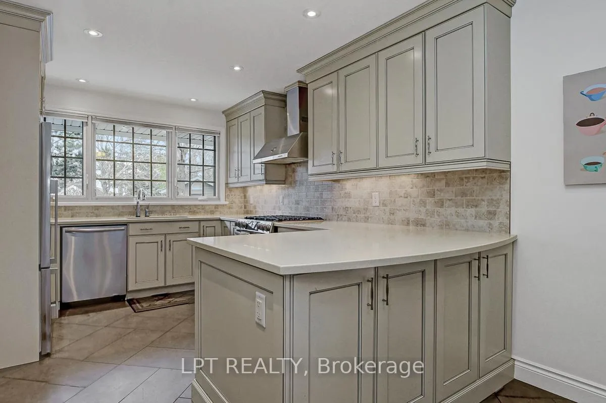 Photo 15 of 2129 Beaumont Road, Ottawa, Playfair Park — HOMEH