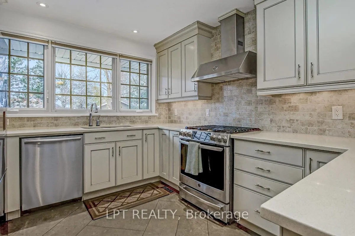 Photo 16 of 2129 Beaumont Road, Ottawa, Playfair Park — HOMEH