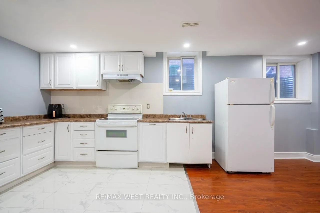 Photo 6 of Unit Basement, 35 Midnightsun Trail, Brampton, Sandringham-Wellington — HOMEH