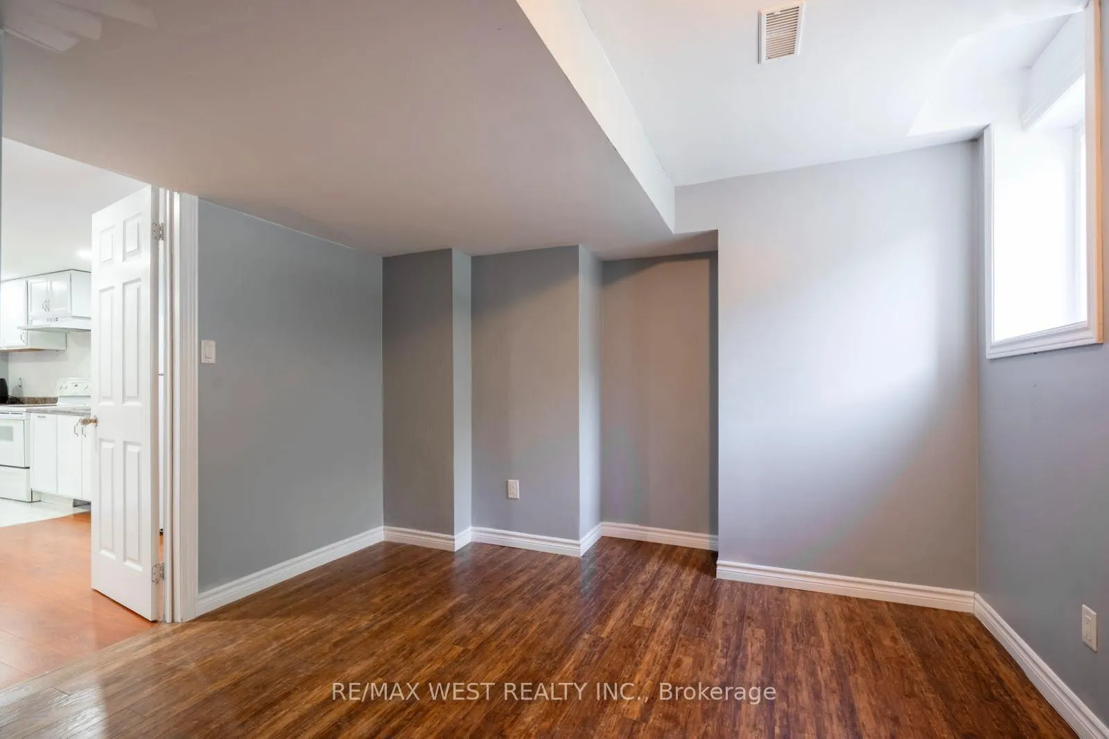 Photo 11 of Unit Basement, 35 Midnightsun Trail, Brampton, Sandringham-Wellington — HOMEH
