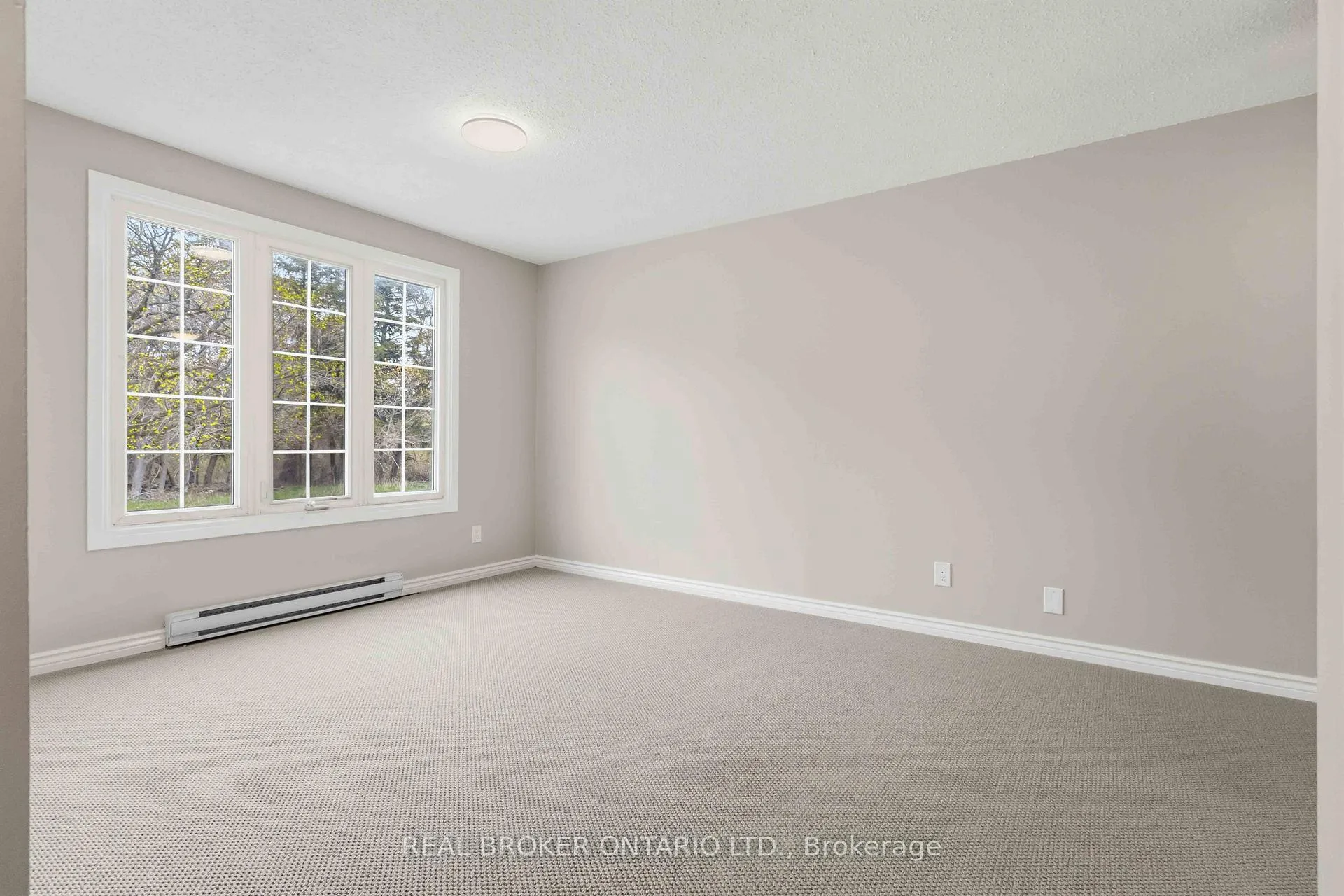 Photo 2 of Unit Main, 1306 Valley Drive, Oshawa, Lakeview — HOMEH