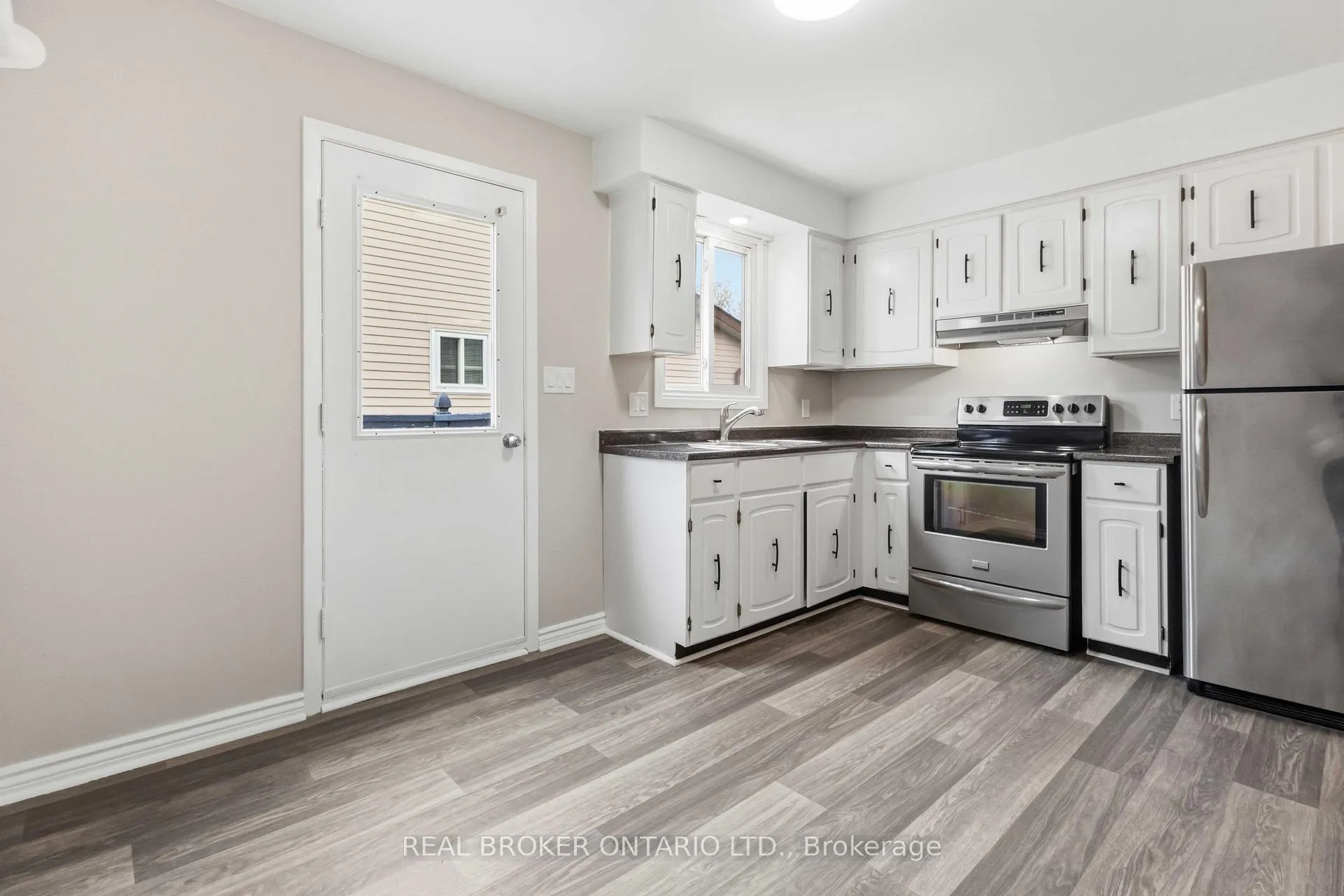 Photo 6 of Unit Main, 1306 Valley Drive, Oshawa, Lakeview — HOMEH