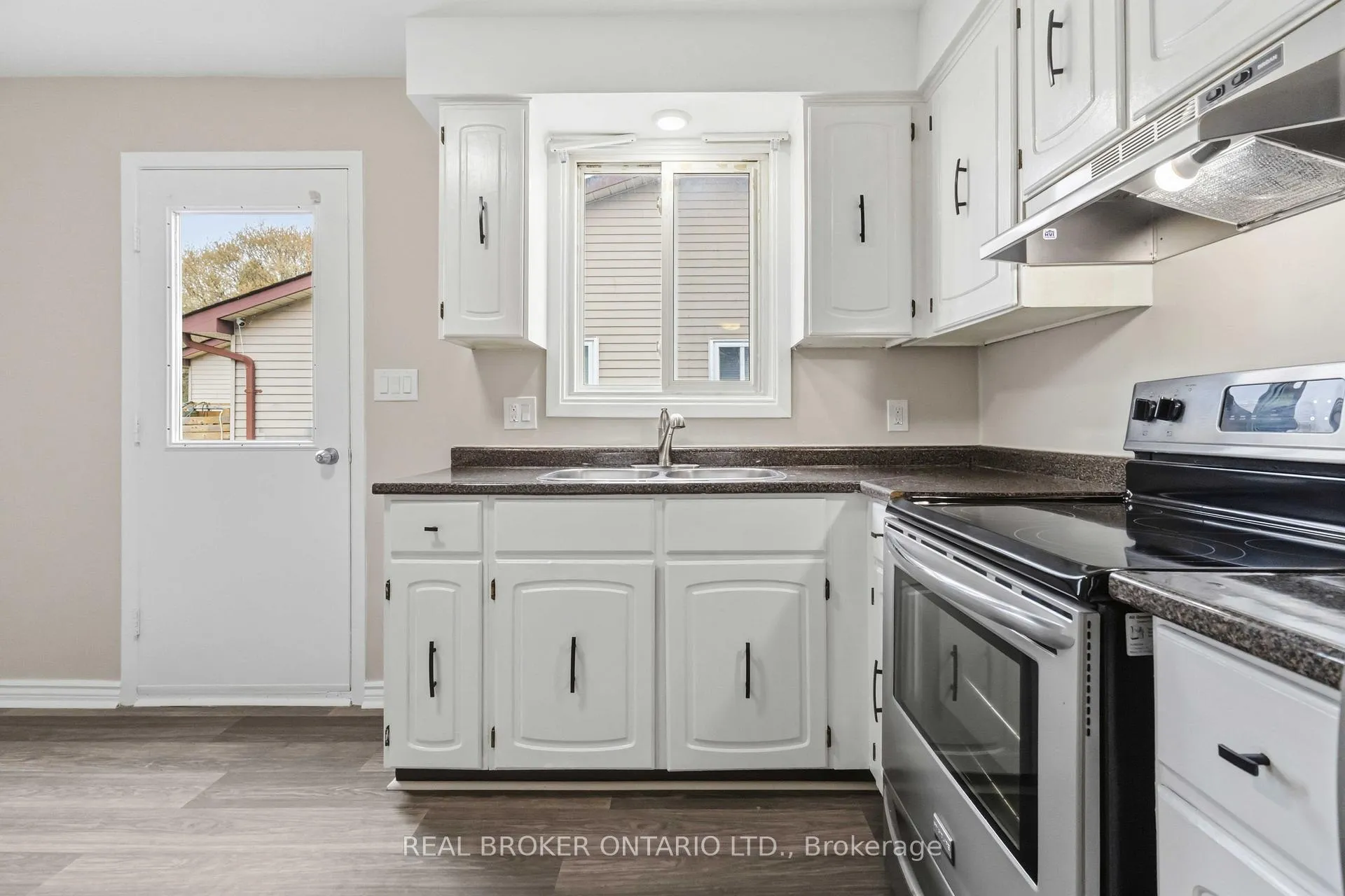 Photo 7 of Unit Main, 1306 Valley Drive, Oshawa, Lakeview — HOMEH