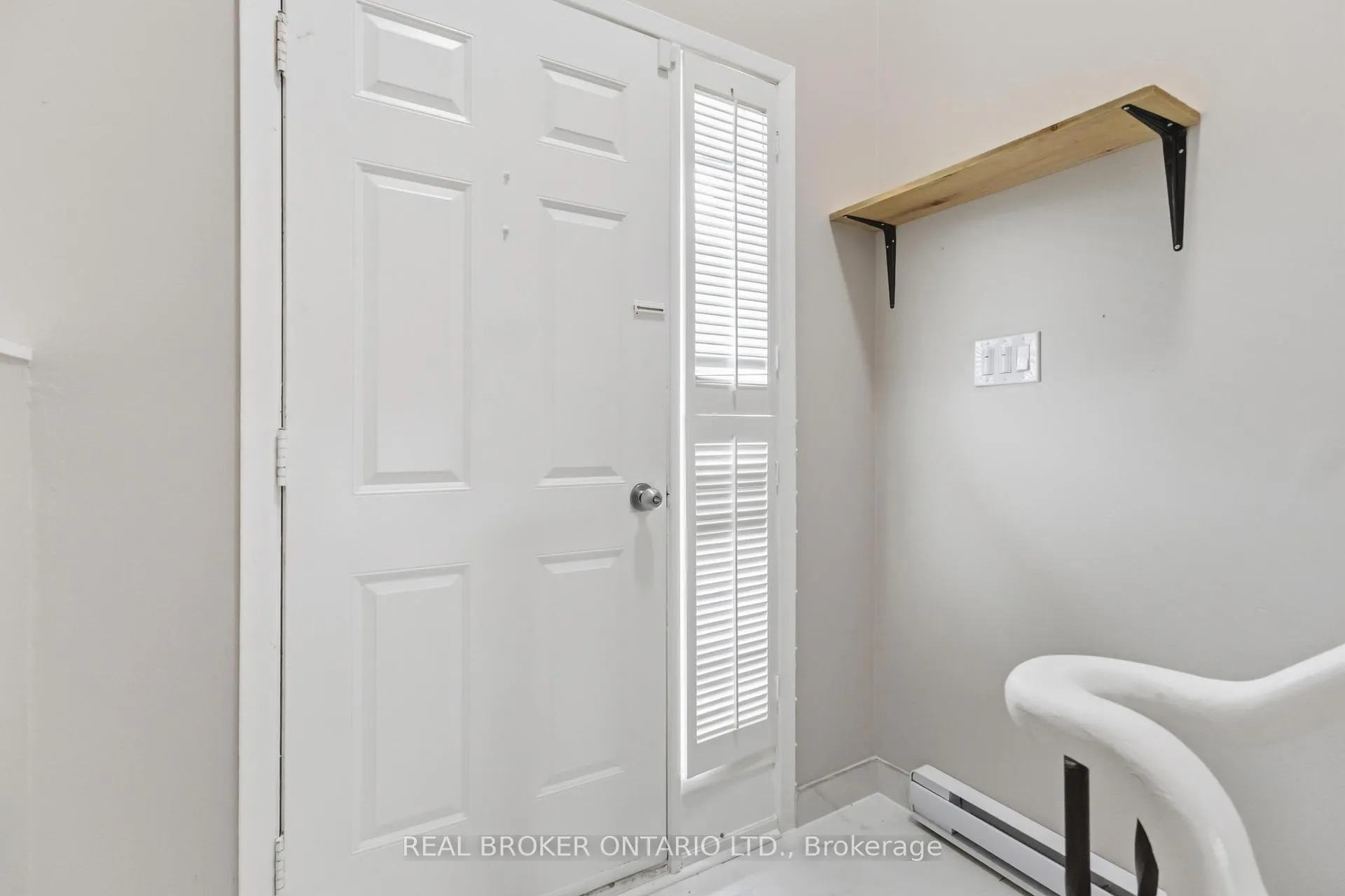 Photo 9 of Unit Main, 1306 Valley Drive, Oshawa, Lakeview — HOMEH