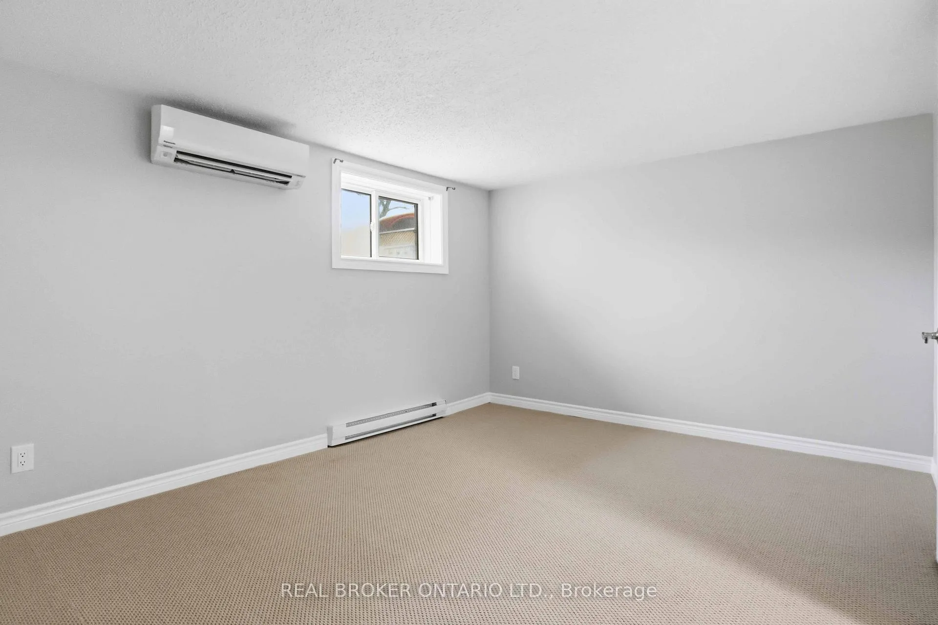 Photo 14 of Unit Main, 1306 Valley Drive, Oshawa, Lakeview — HOMEH
