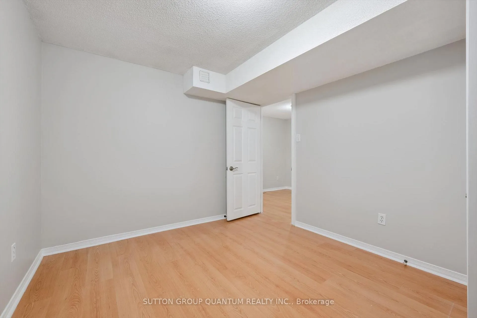 Photo 37 of 1253 Glen Valley Road, Oakville, West Oak Trails — HOMEH
