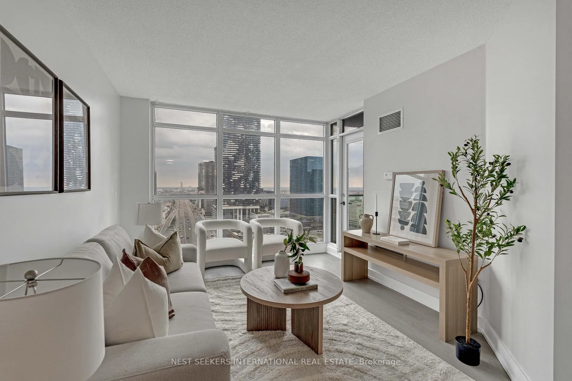 Photo 3 of Unit 2507, 18 Yonge Street, Toronto, Waterfront Communities — HOMEH