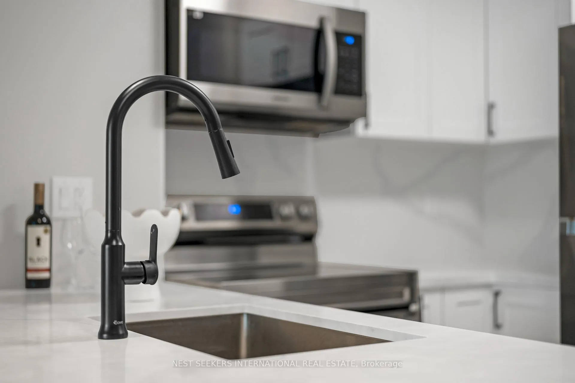 Photo 5 of Unit 2507, 18 Yonge Street, Toronto, Waterfront Communities — HOMEH