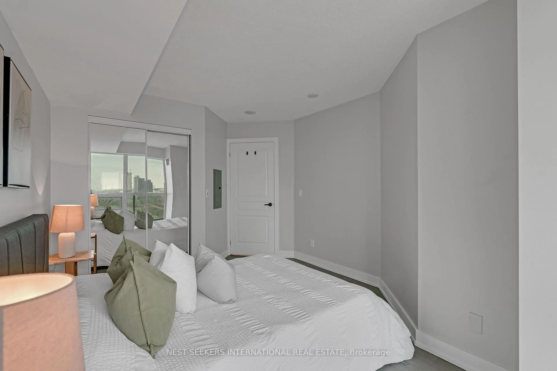 Photo 10 of Unit 2507, 18 Yonge Street, Toronto, Waterfront Communities — HOMEH