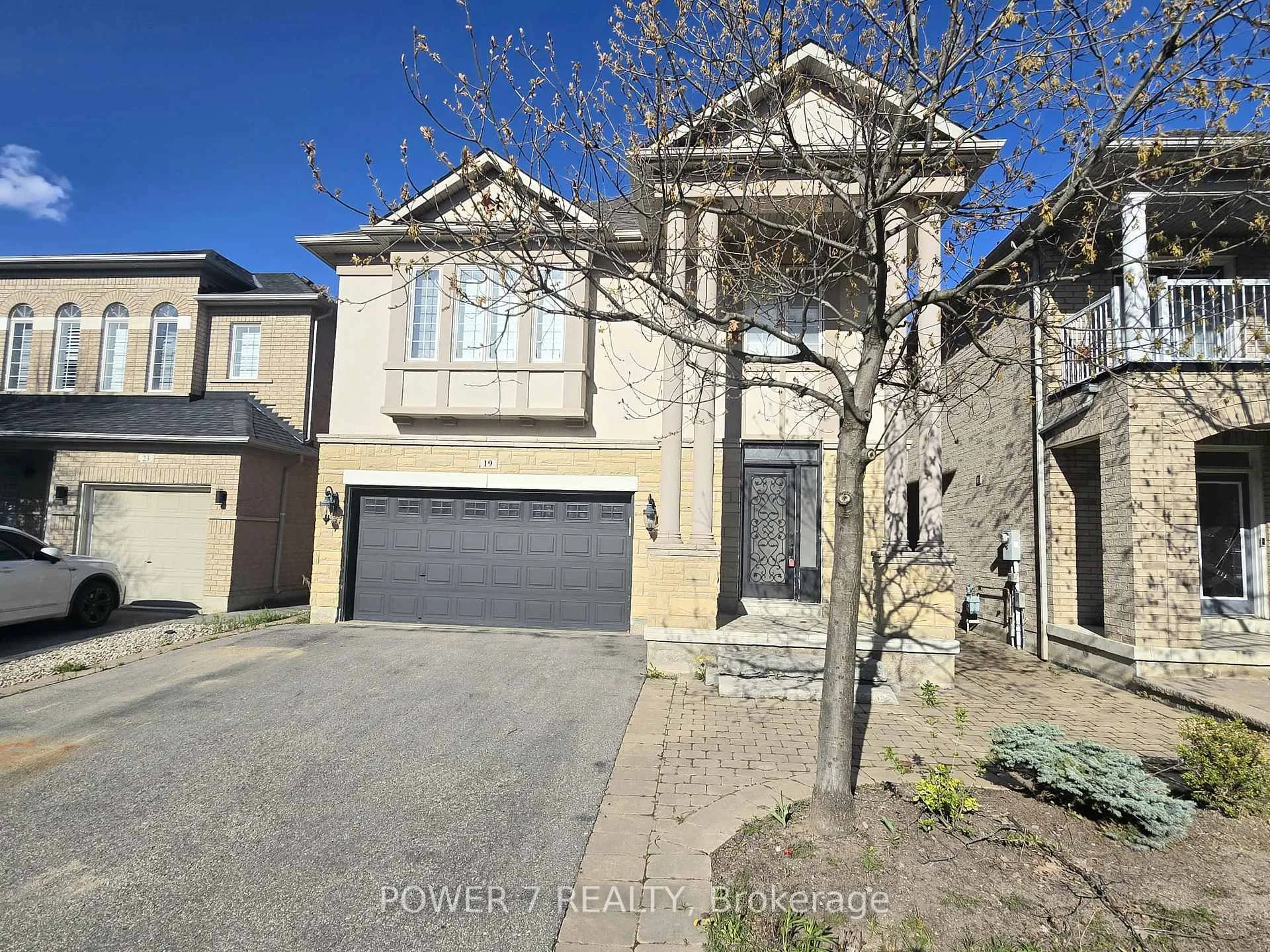 Photo 2 of 19 Wheatfield Drive, Vaughan, Vellore Village — HOMEH
