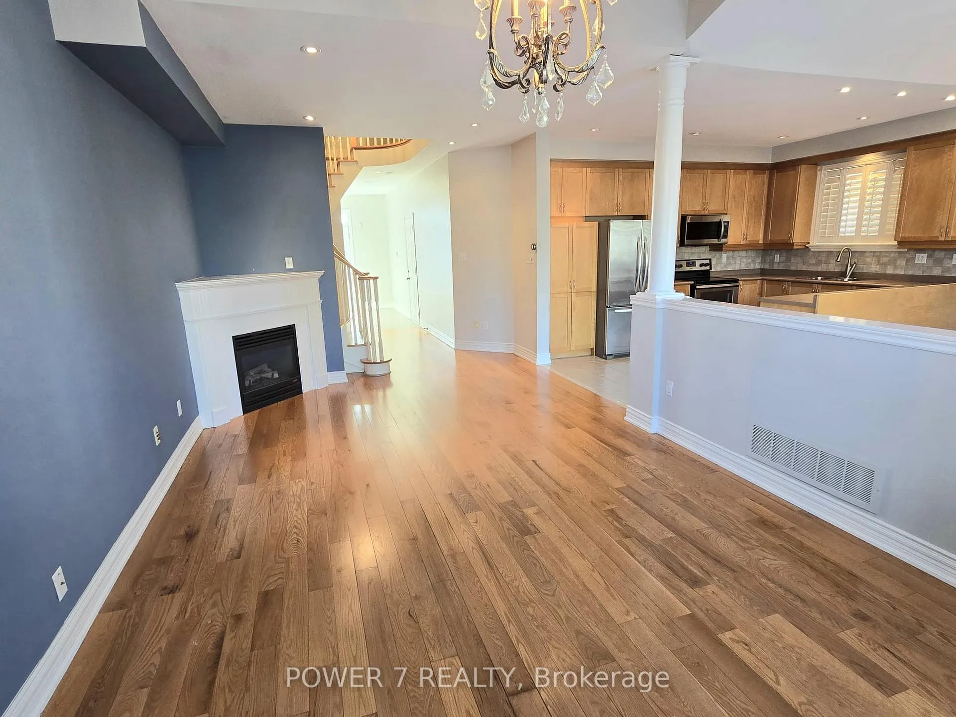 Photo 8 of 19 Wheatfield Drive, Vaughan, Vellore Village — HOMEH