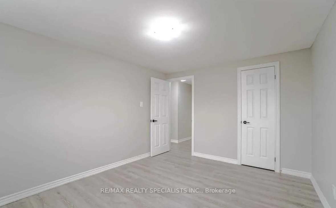 Photo 8 of 52 Maplehurst Square, Brampton, Heart Lake East — HOMEH