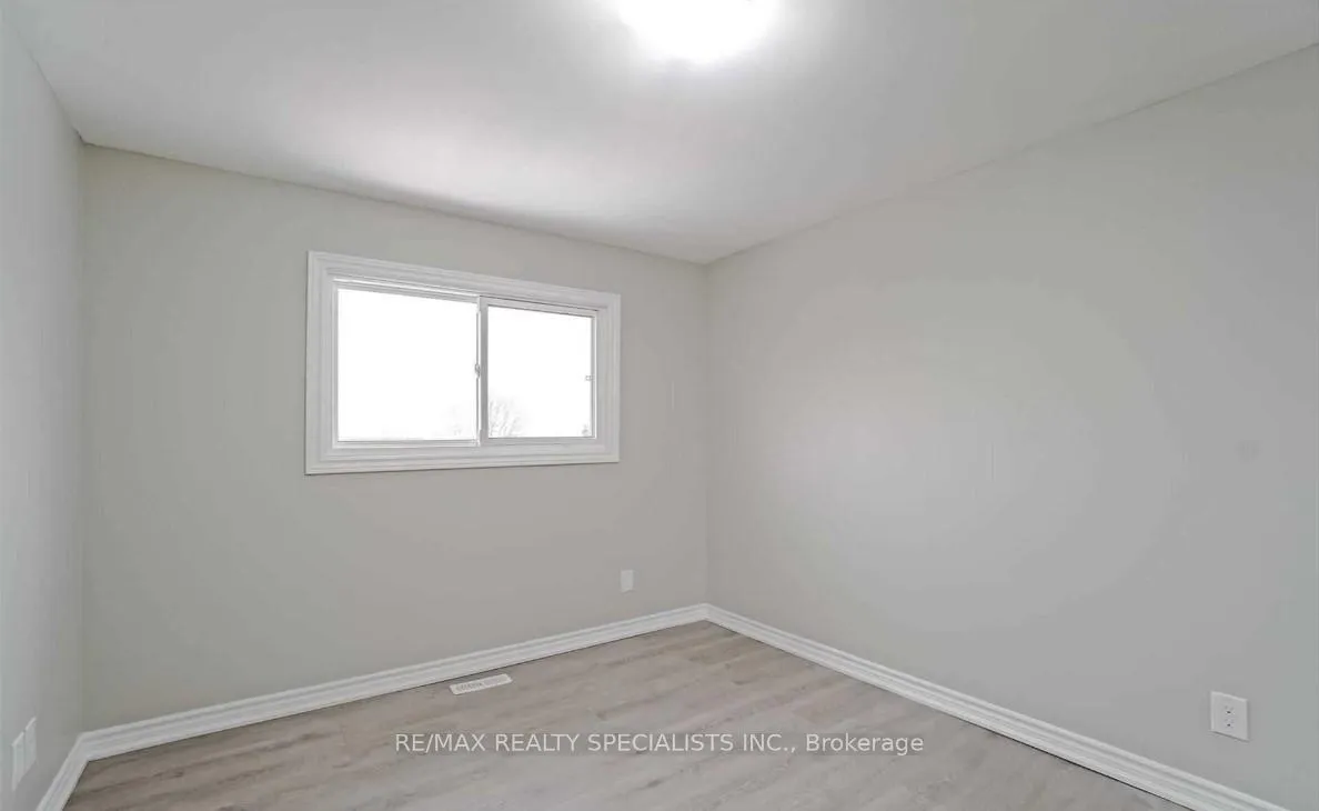 Photo 11 of 52 Maplehurst Square, Brampton, Heart Lake East — HOMEH