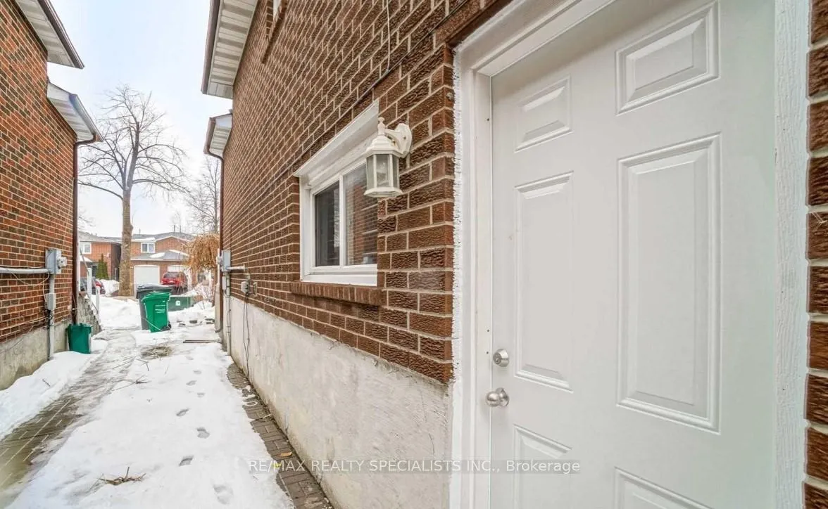 Photo 19 of 52 Maplehurst Square, Brampton, Heart Lake East — HOMEH