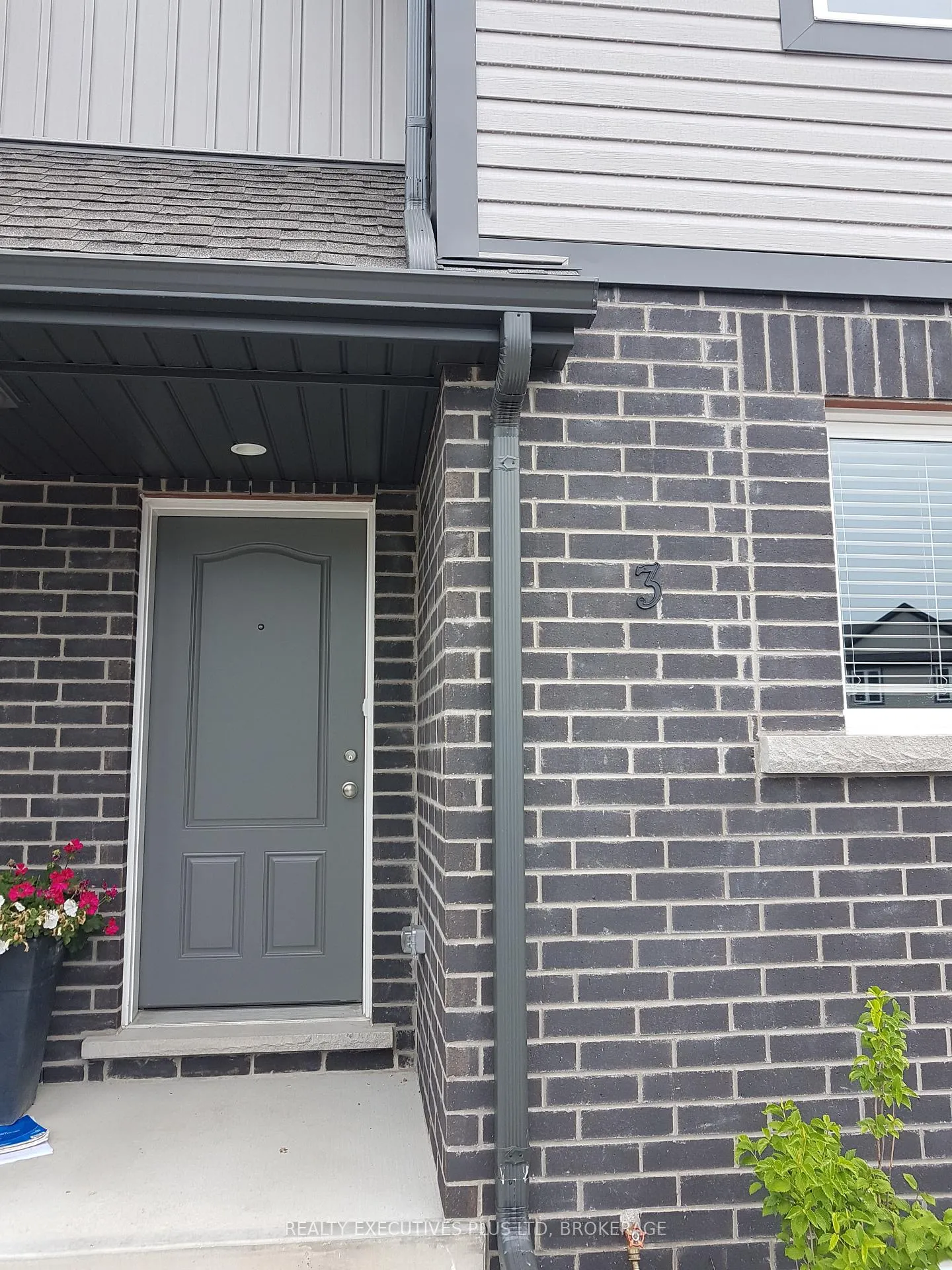 Photo 2 of Unit 3, 7768 Ascot Circle, Niagara Falls, Ascot — HOMEH