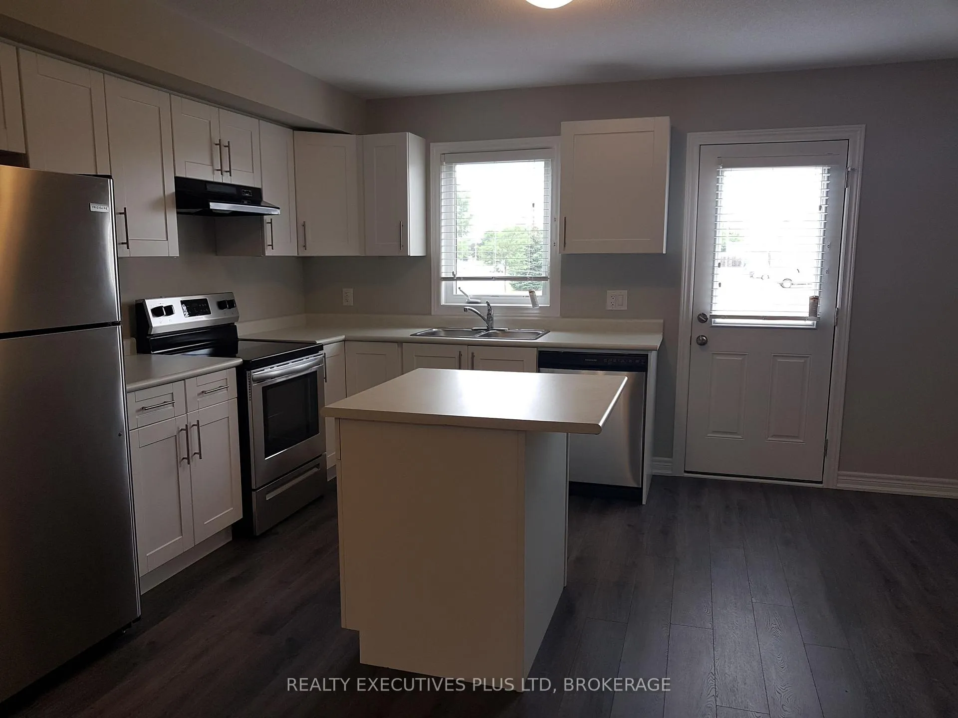 Photo 5 of Unit 3, 7768 Ascot Circle, Niagara Falls, Ascot — HOMEH
