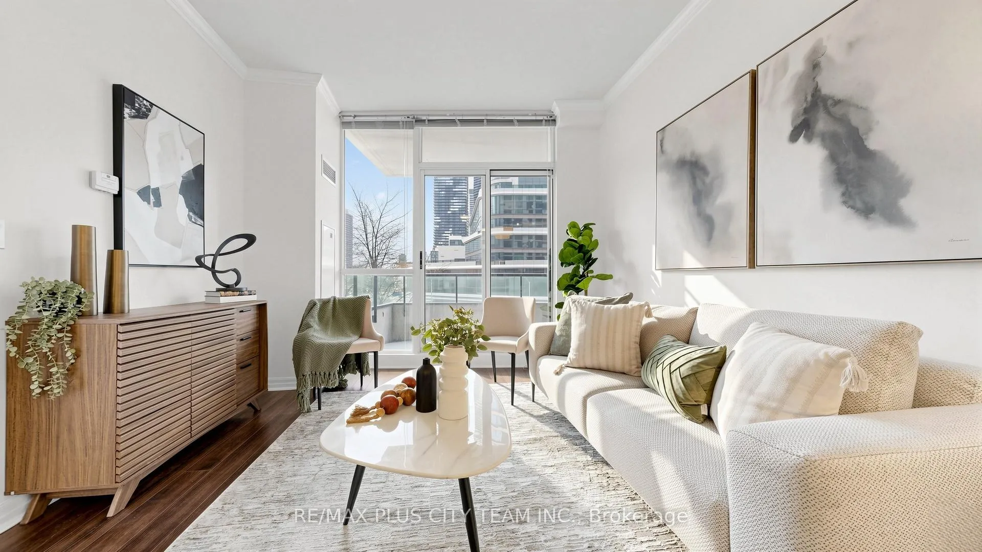 Photo 3 of Unit 303, 16 Yonge Street, Toronto, Waterfront Communities — HOMEH