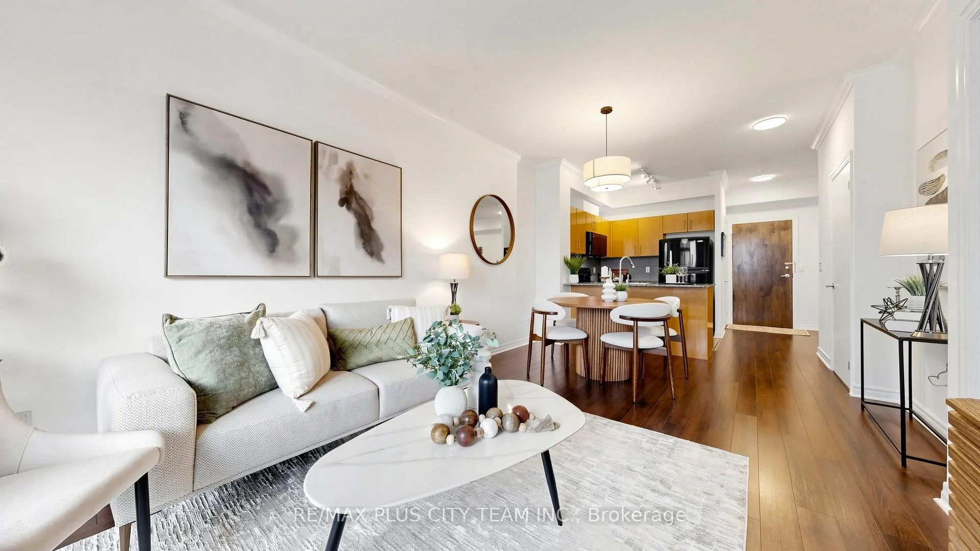 Photo 4 of Unit 303, 16 Yonge Street, Toronto, Waterfront Communities — HOMEH