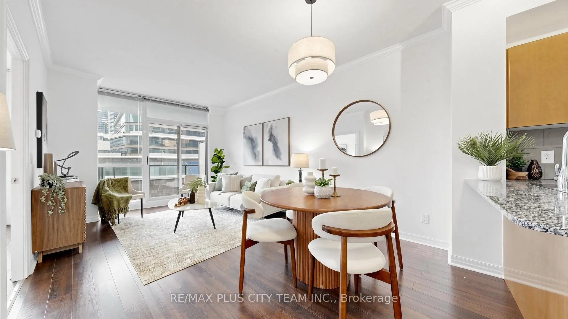 Photo 5 of Unit 303, 16 Yonge Street, Toronto, Waterfront Communities — HOMEH