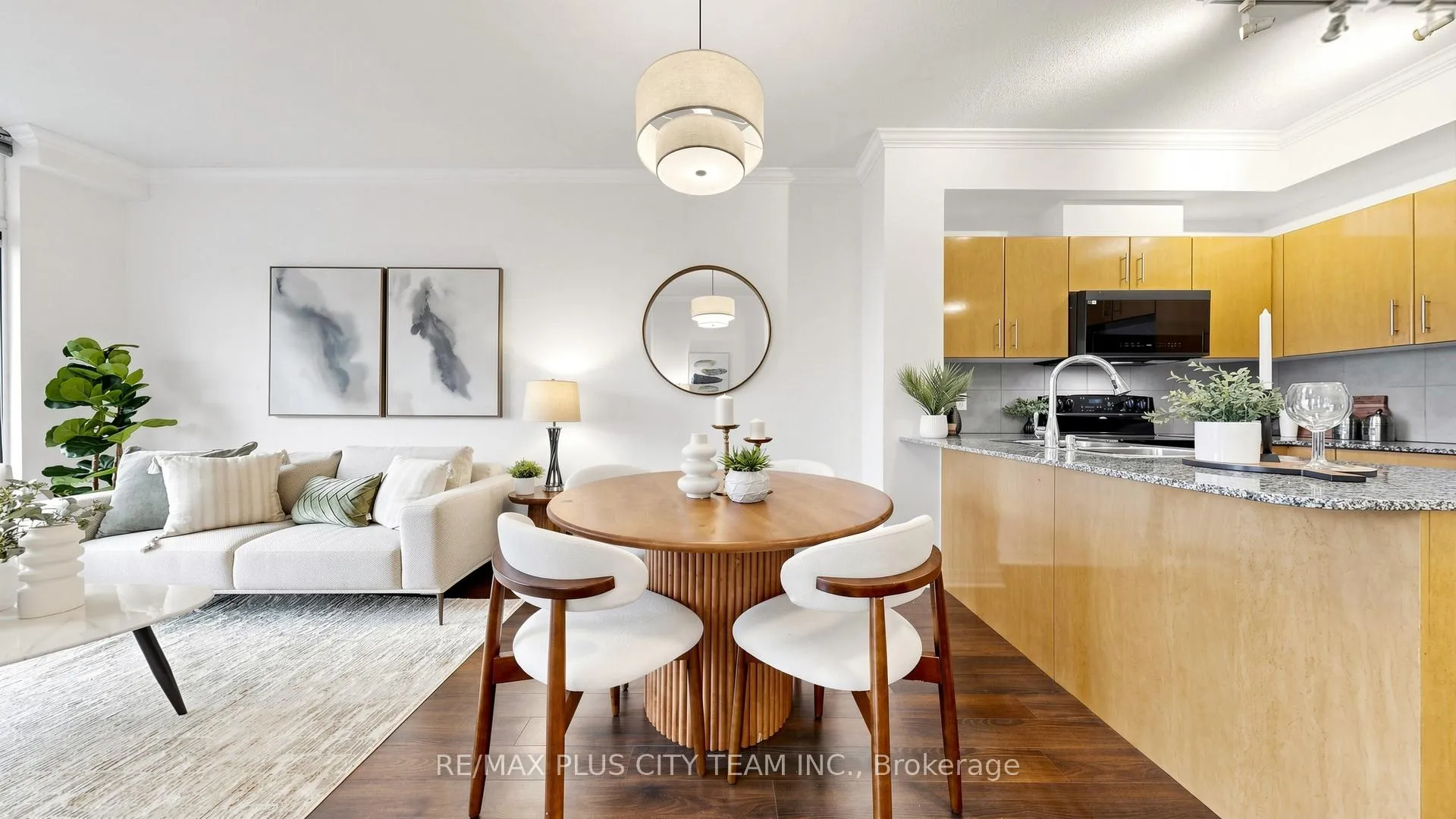 Photo 6 of Unit 303, 16 Yonge Street, Toronto, Waterfront Communities — HOMEH