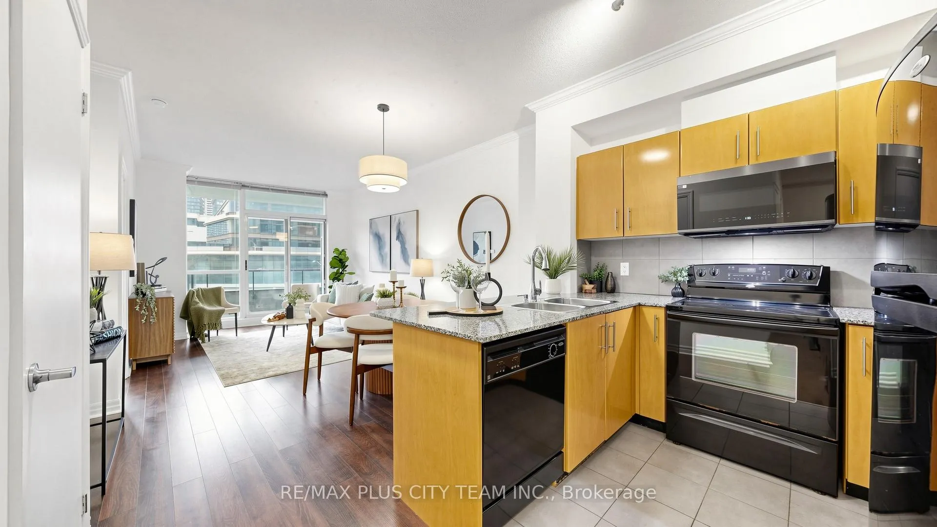 Photo 8 of Unit 303, 16 Yonge Street, Toronto, Waterfront Communities — HOMEH