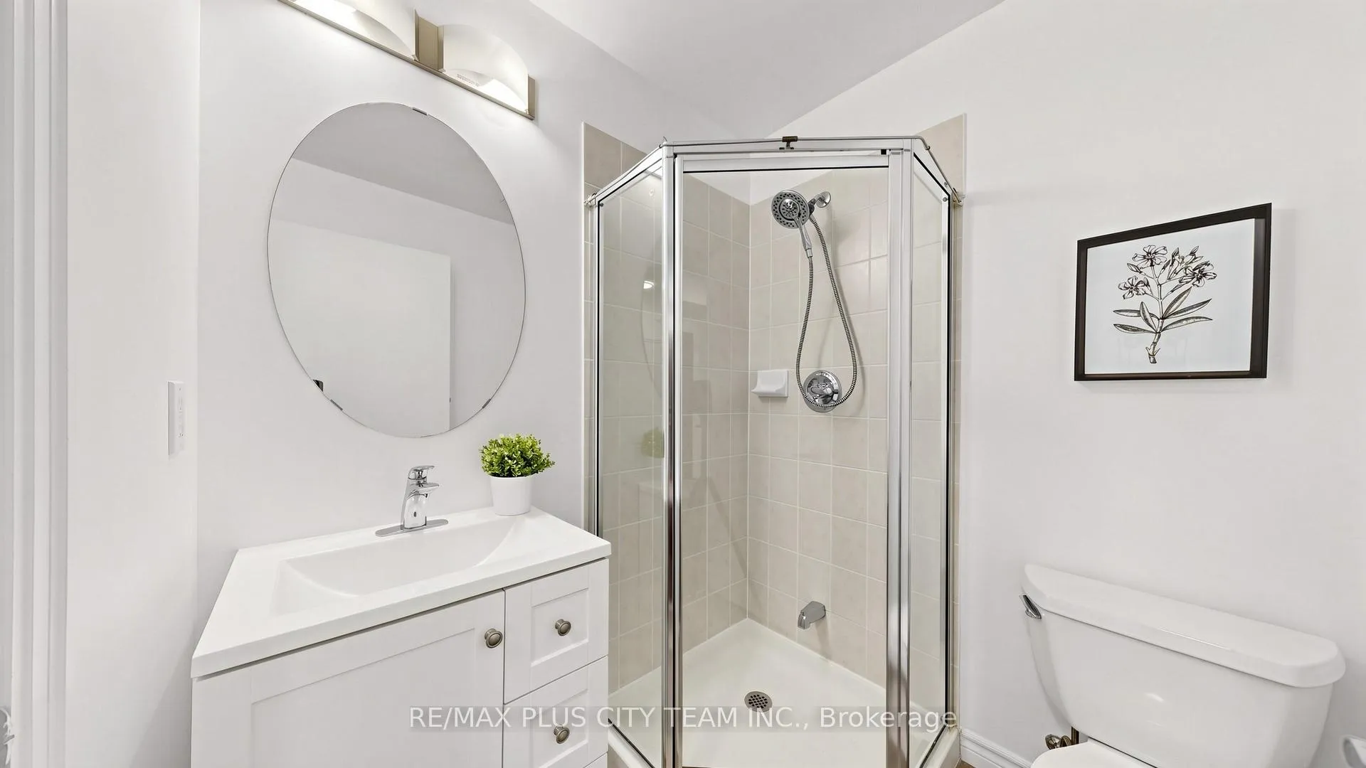 Photo 14 of Unit 303, 16 Yonge Street, Toronto, Waterfront Communities — HOMEH