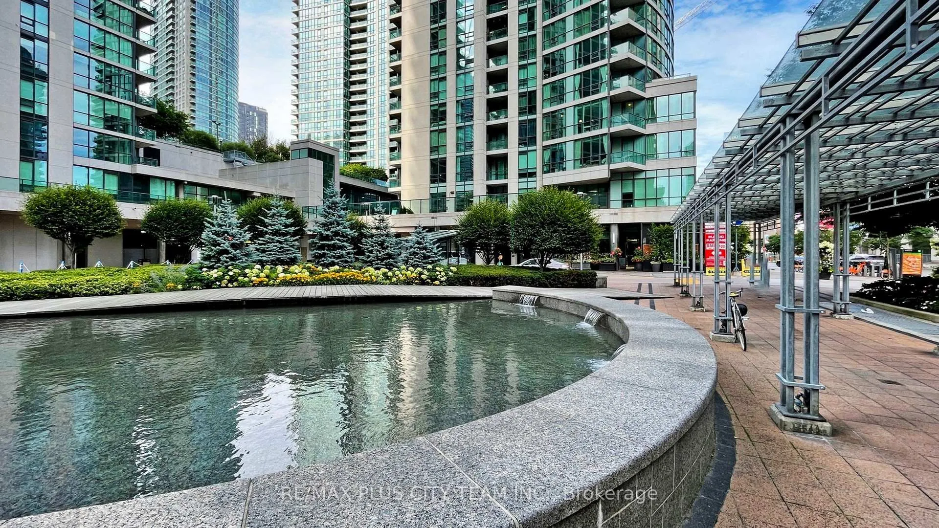 Photo 32 of Unit 303, 16 Yonge Street, Toronto, Waterfront Communities — HOMEH