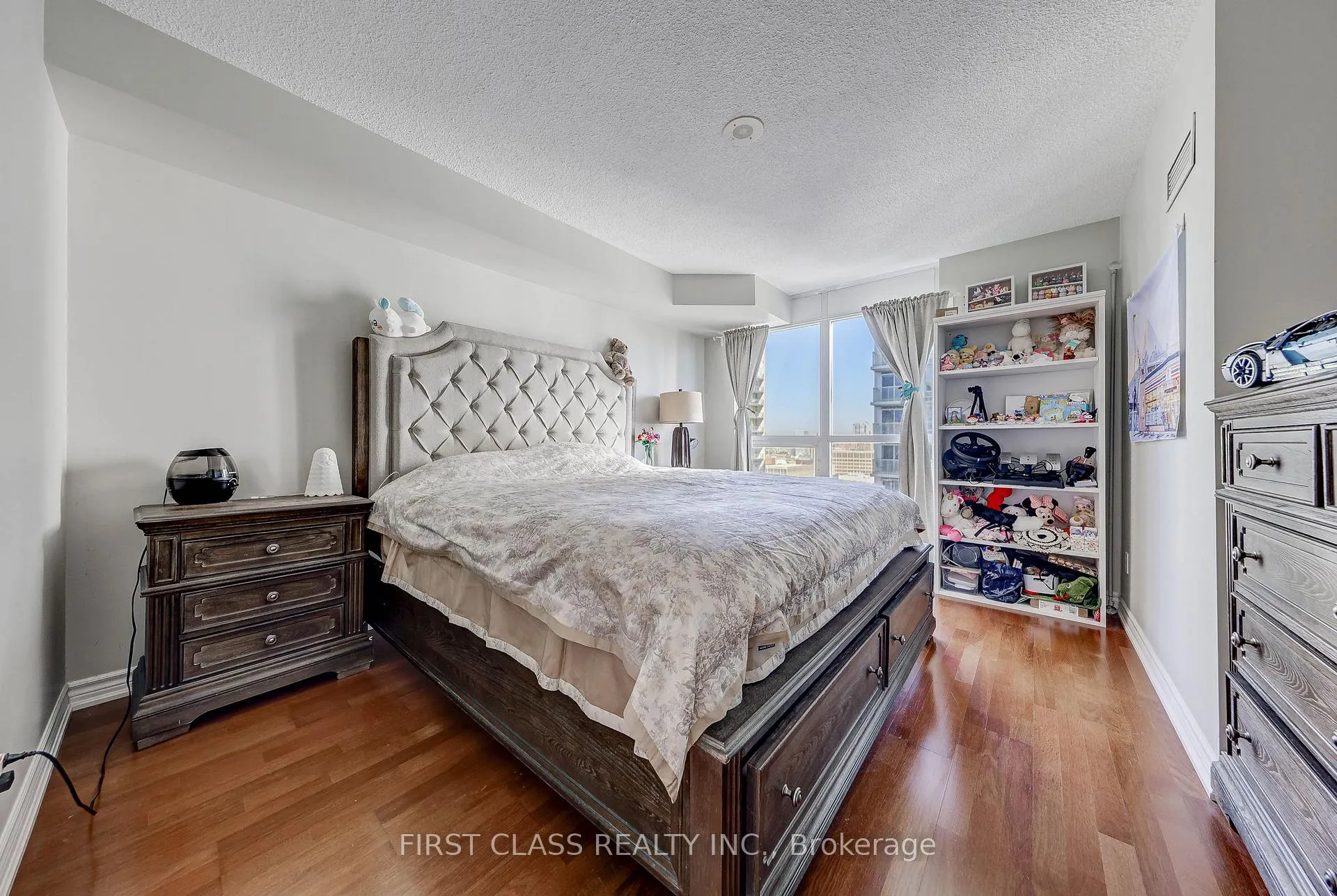 Photo 9 of Unit 2813, 761 Bay Street, Toronto, Bay Street Corridor — HOMEH