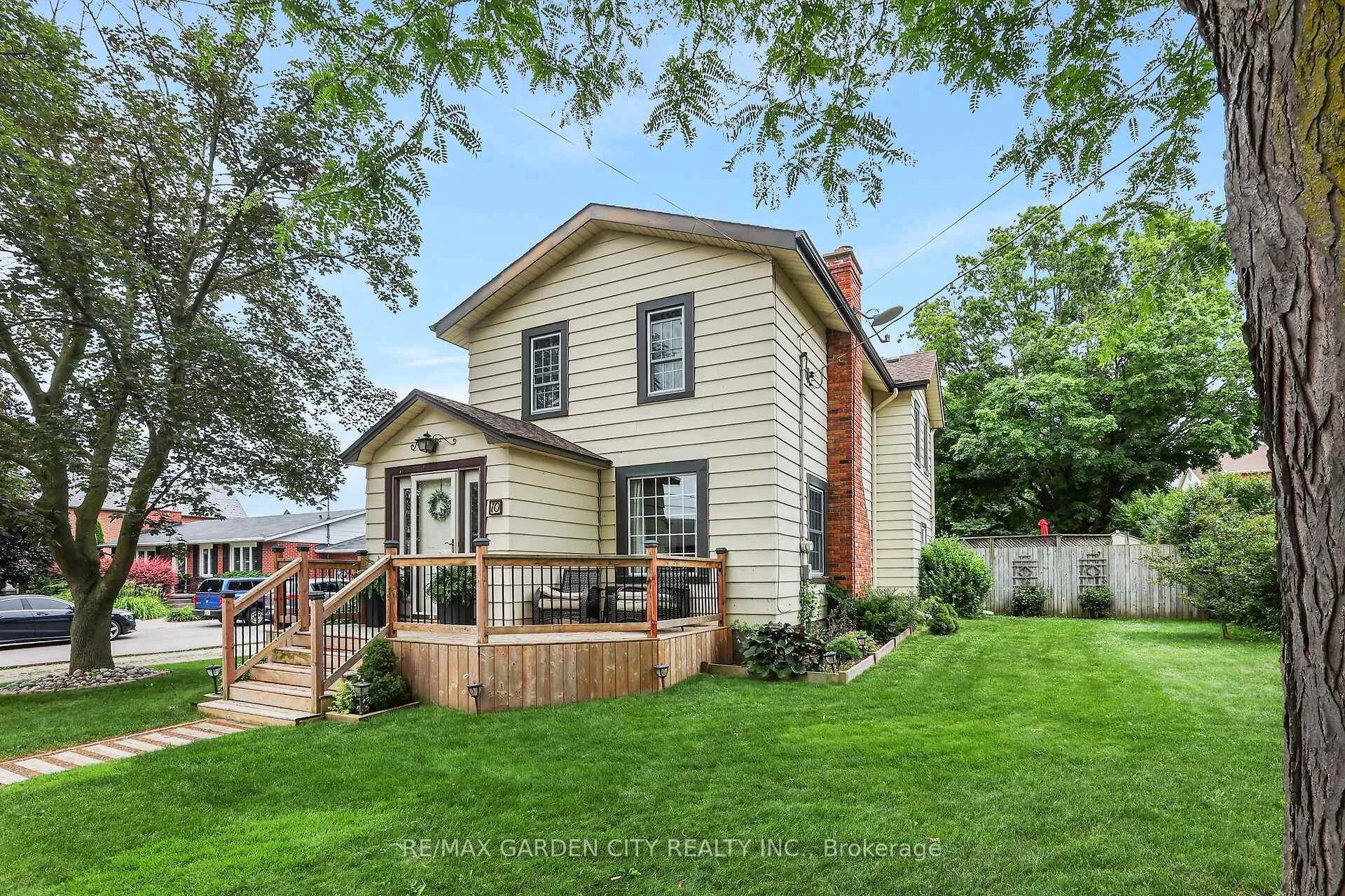 Photo 1 of 10 Maple Avenue, Grimsby, Grimsby East — HOMEH