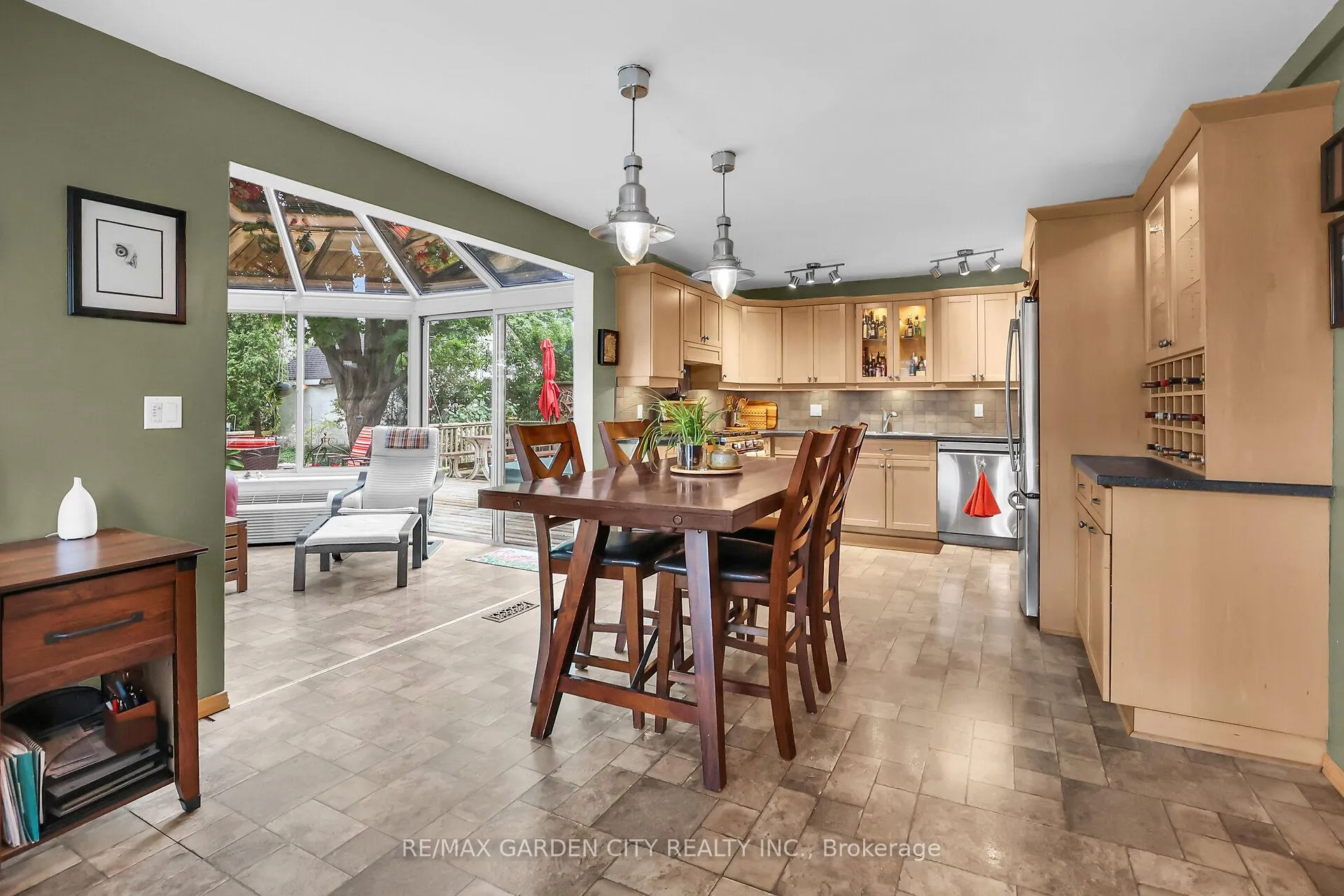 Photo 10 of 10 Maple Avenue, Grimsby, Grimsby East — HOMEH