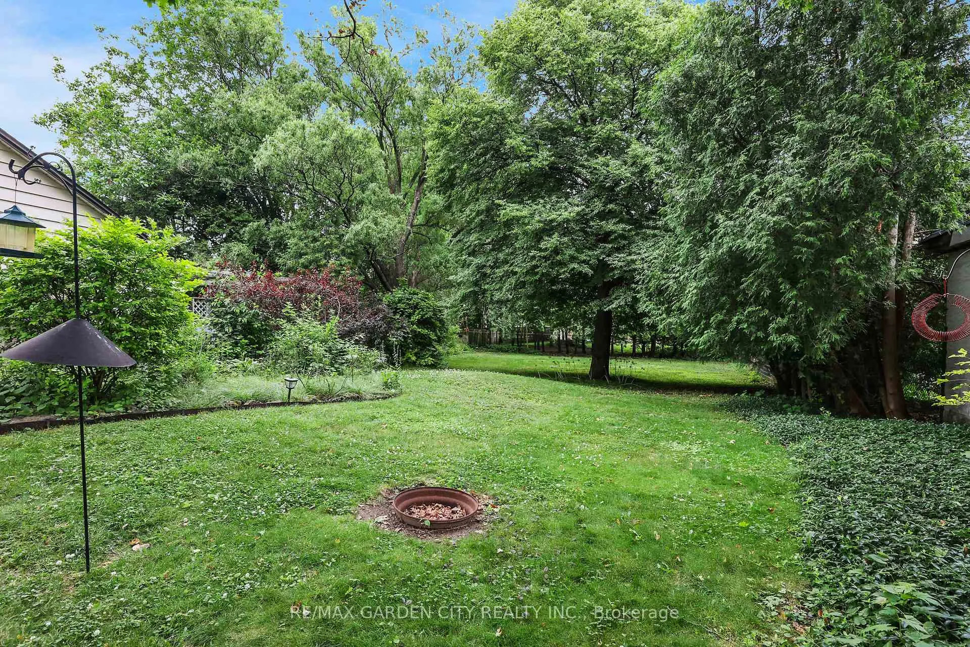 Photo 31 of 10 Maple Avenue, Grimsby, Grimsby East — HOMEH