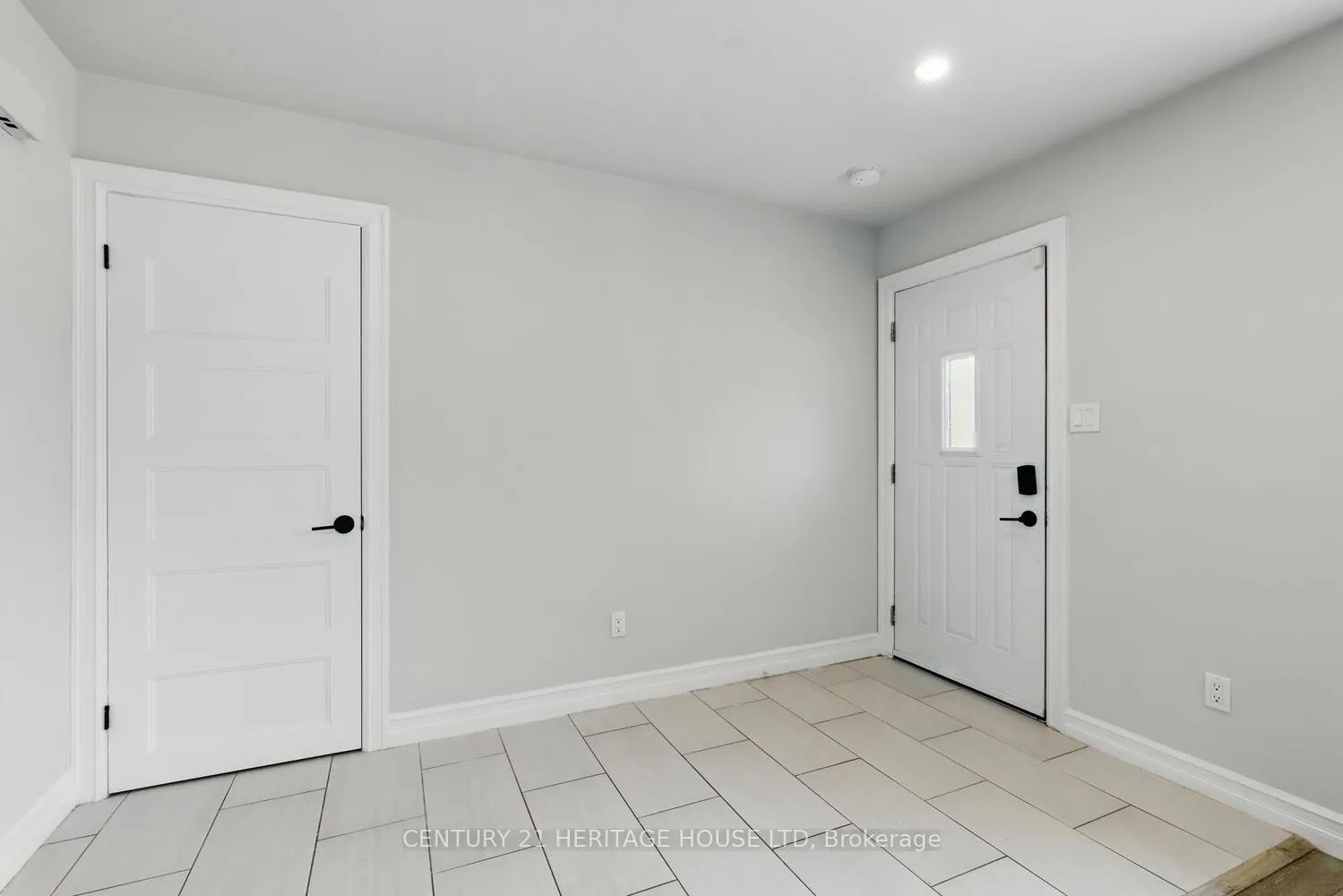 Photo 4 of 57 Vanbuskirk Drive, St. Thomas — HOMEH