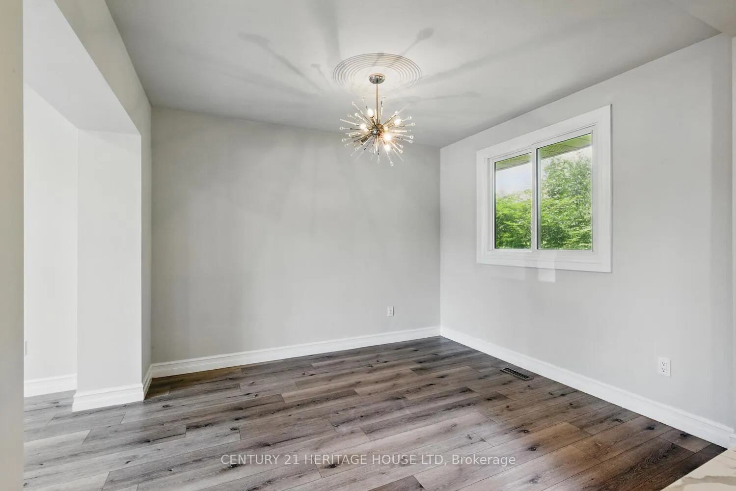 Photo 8 of 57 Vanbuskirk Drive, St. Thomas — HOMEH
