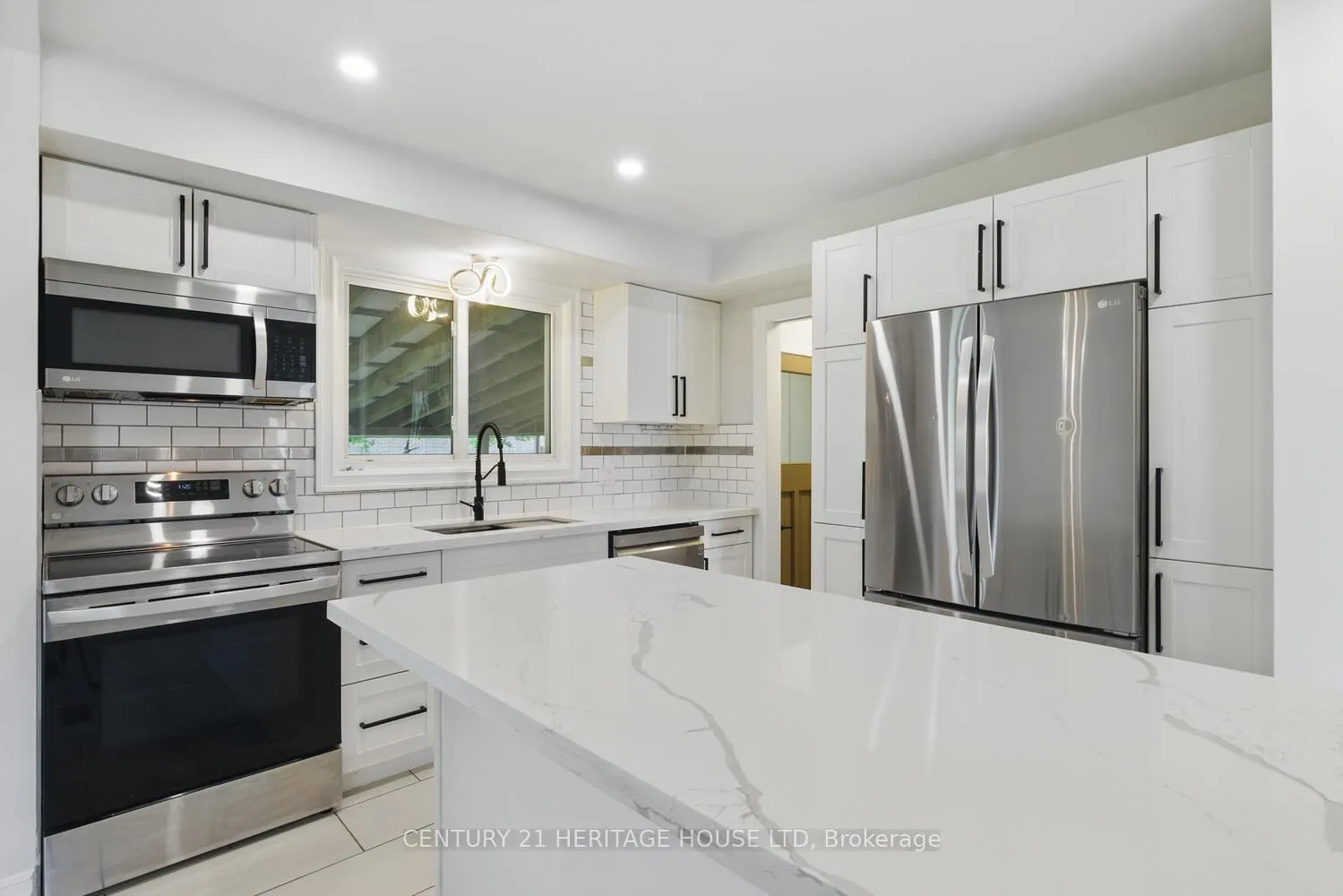 Photo 9 of 57 Vanbuskirk Drive, St. Thomas — HOMEH