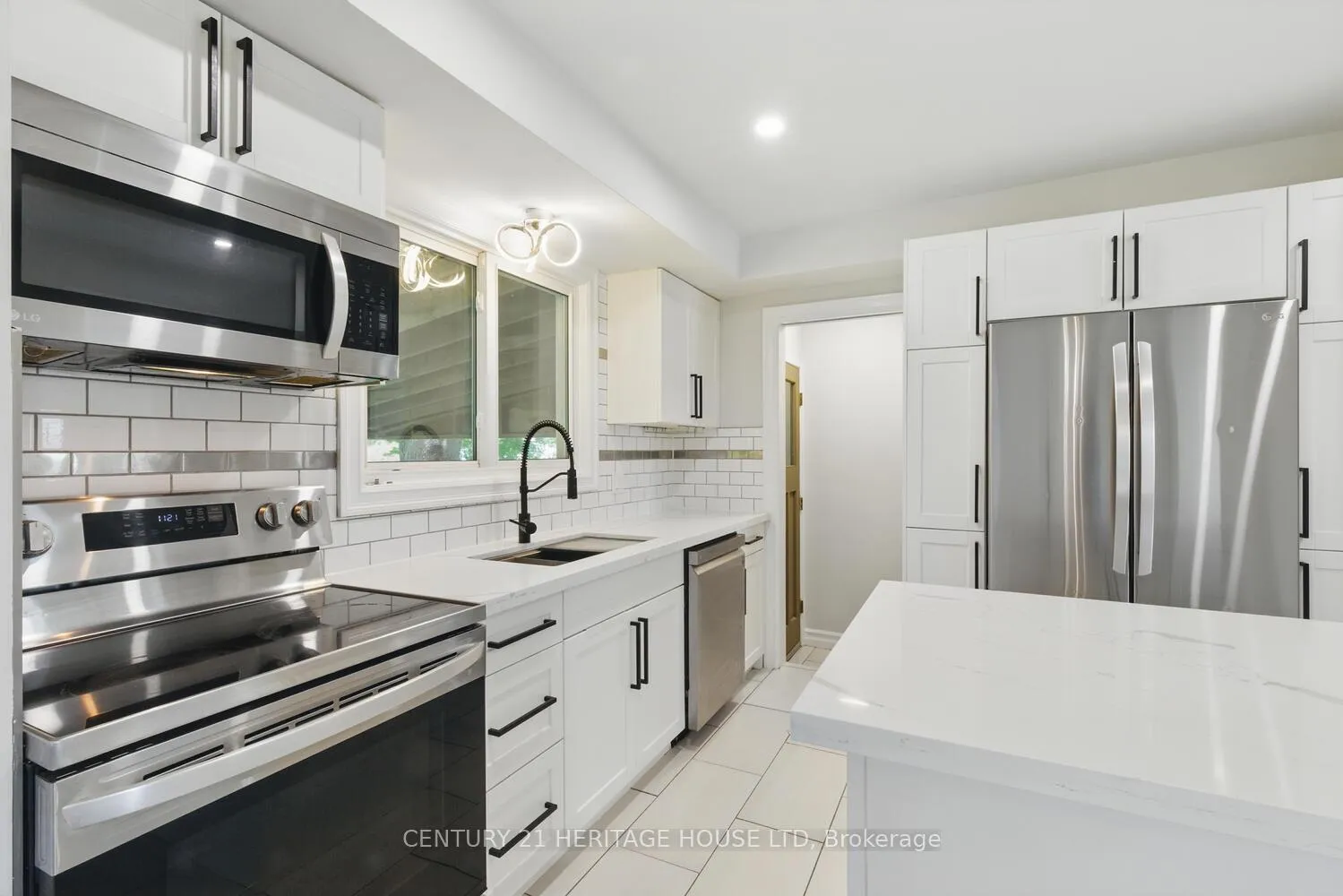 Photo 11 of 57 Vanbuskirk Drive, St. Thomas — HOMEH