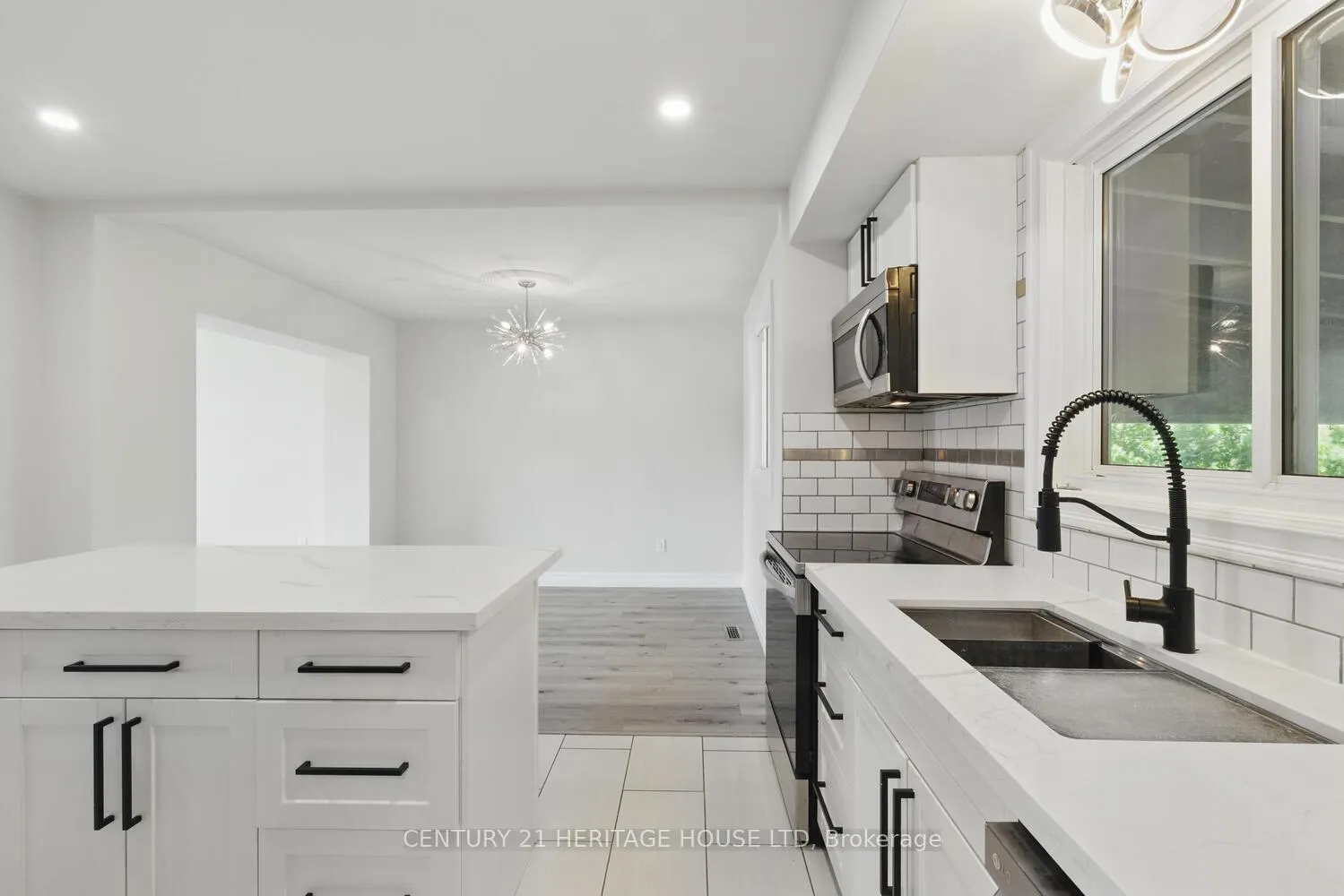 Photo 13 of 57 Vanbuskirk Drive, St. Thomas — HOMEH