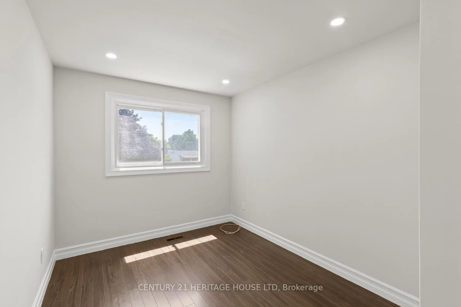 Photo 15 of 57 Vanbuskirk Drive, St. Thomas — HOMEH