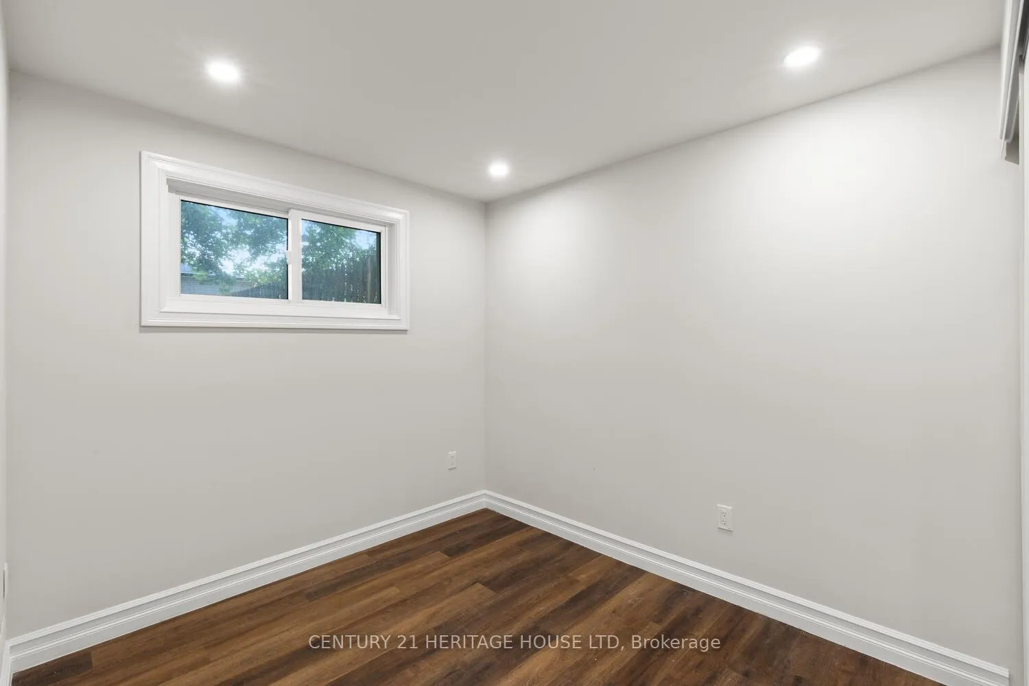 Photo 22 of 57 Vanbuskirk Drive, St. Thomas — HOMEH