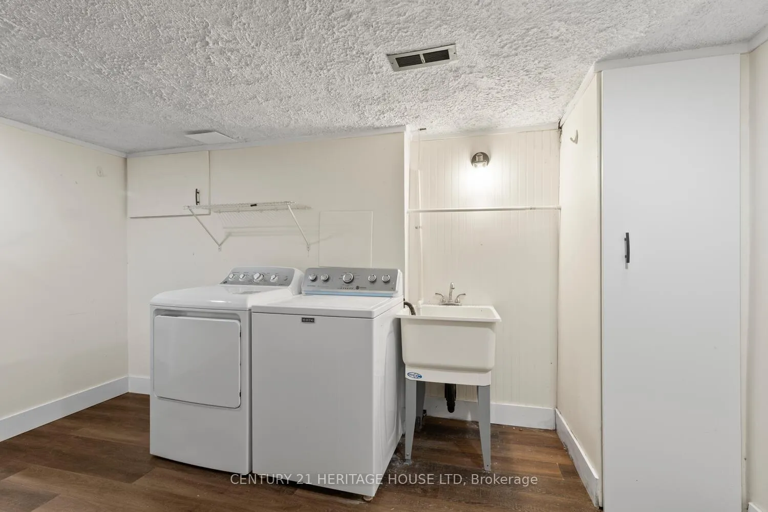 Photo 26 of 57 Vanbuskirk Drive, St. Thomas — HOMEH
