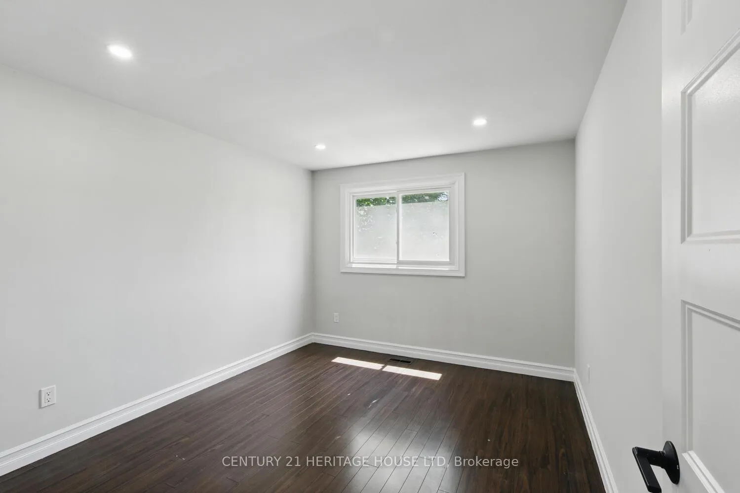 Photo 28 of 57 Vanbuskirk Drive, St. Thomas — HOMEH