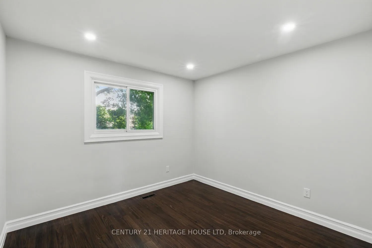 Photo 30 of 57 Vanbuskirk Drive, St. Thomas — HOMEH