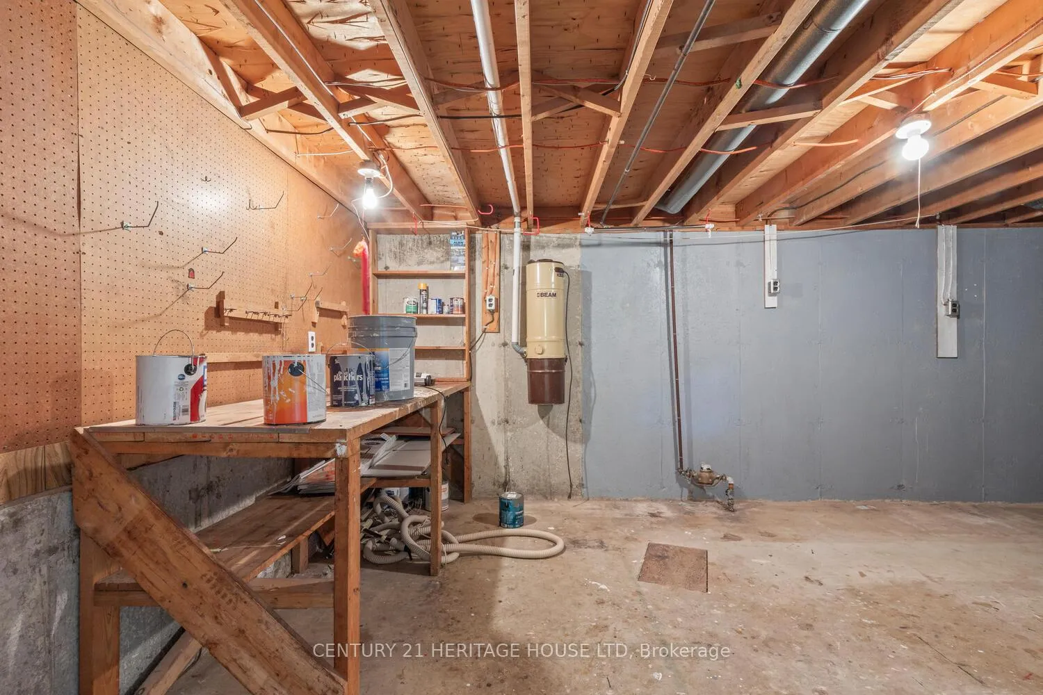 Photo 31 of 57 Vanbuskirk Drive, St. Thomas — HOMEH