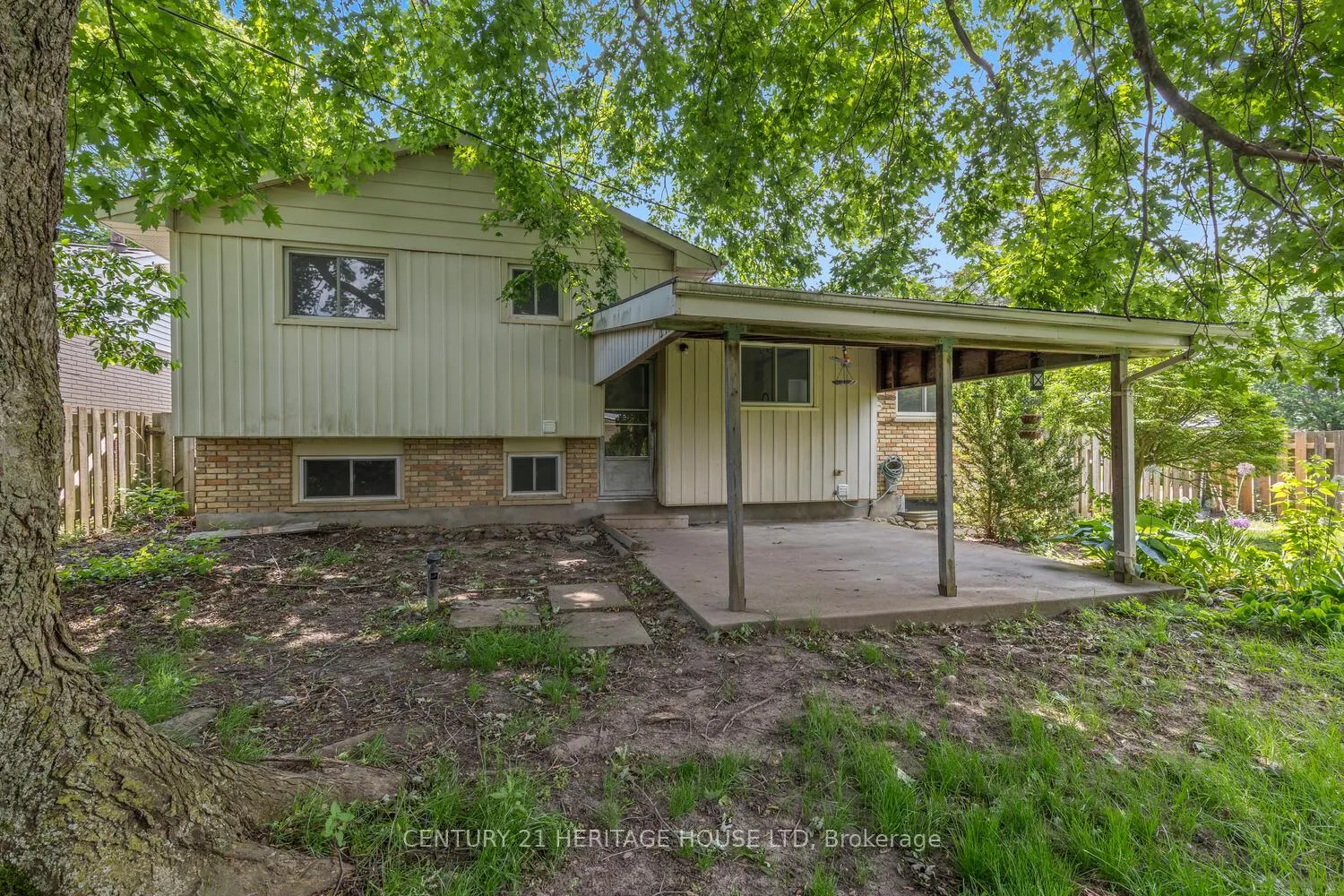 Photo 37 of 57 Vanbuskirk Drive, St. Thomas — HOMEH