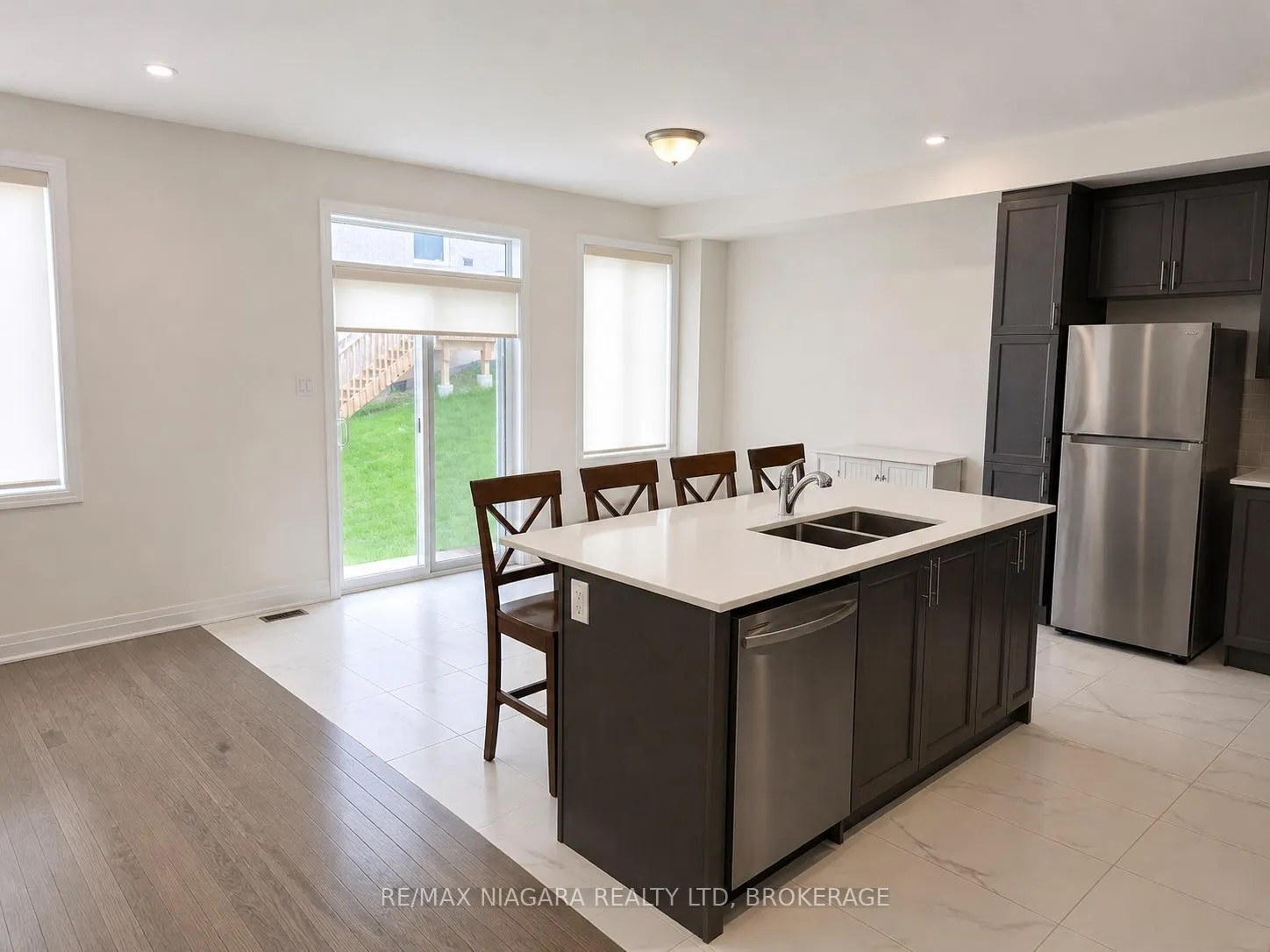 Photo 3 of 29 Oriole Crescent, Port Colborne, Main Street — HOMEH