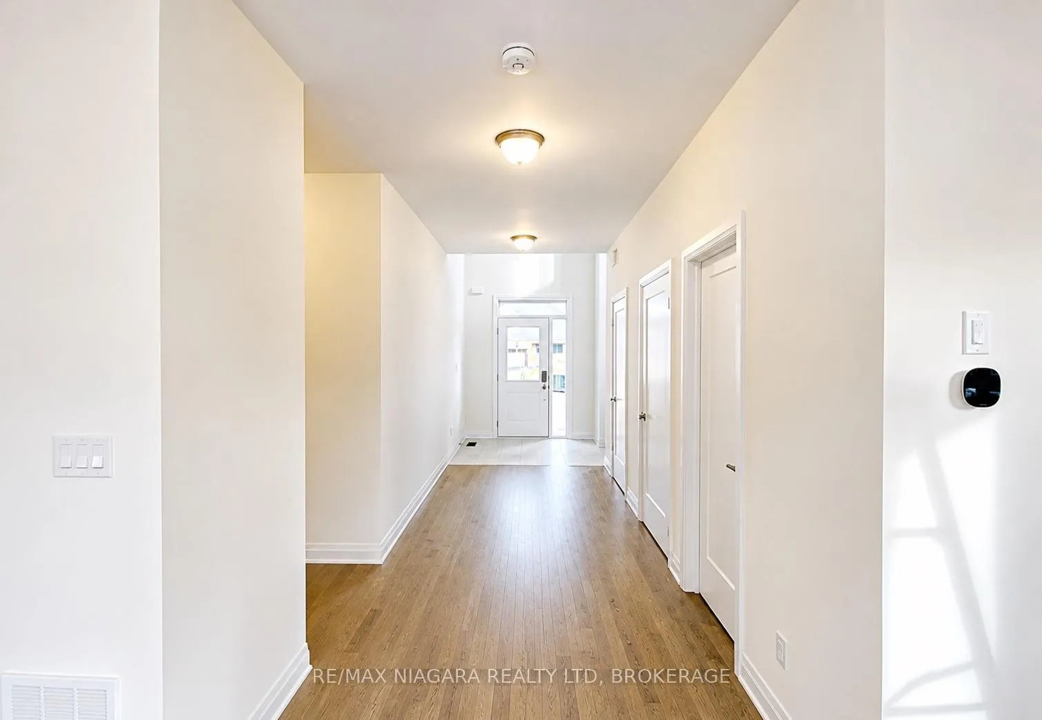 Photo 9 of 29 Oriole Crescent, Port Colborne, Main Street — HOMEH