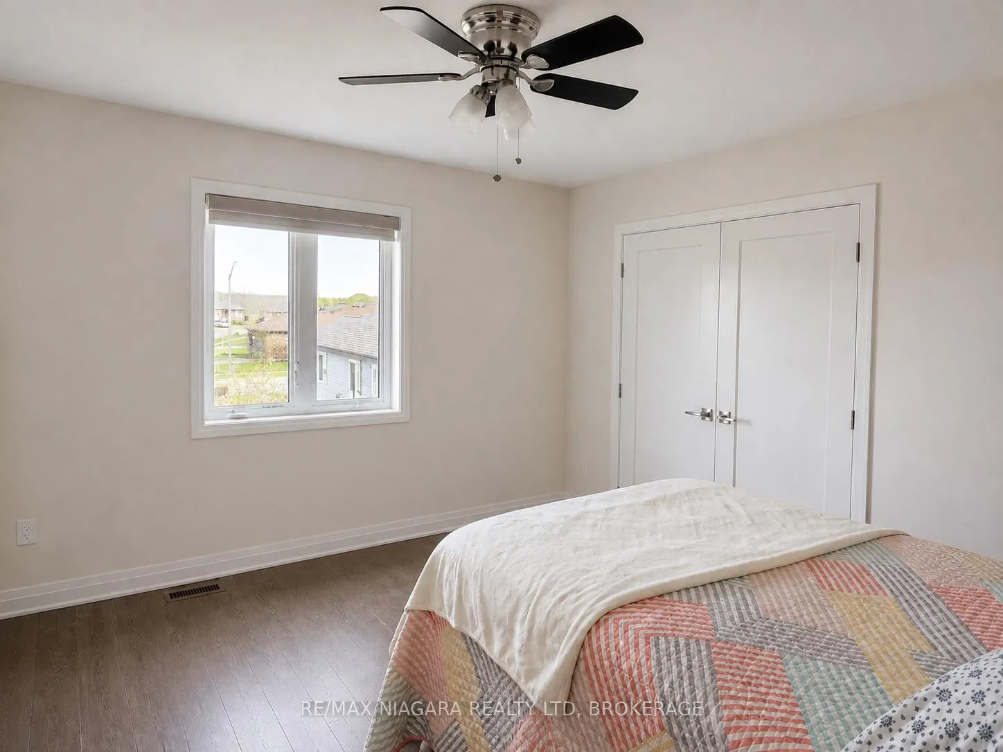 Photo 16 of 29 Oriole Crescent, Port Colborne, Main Street — HOMEH