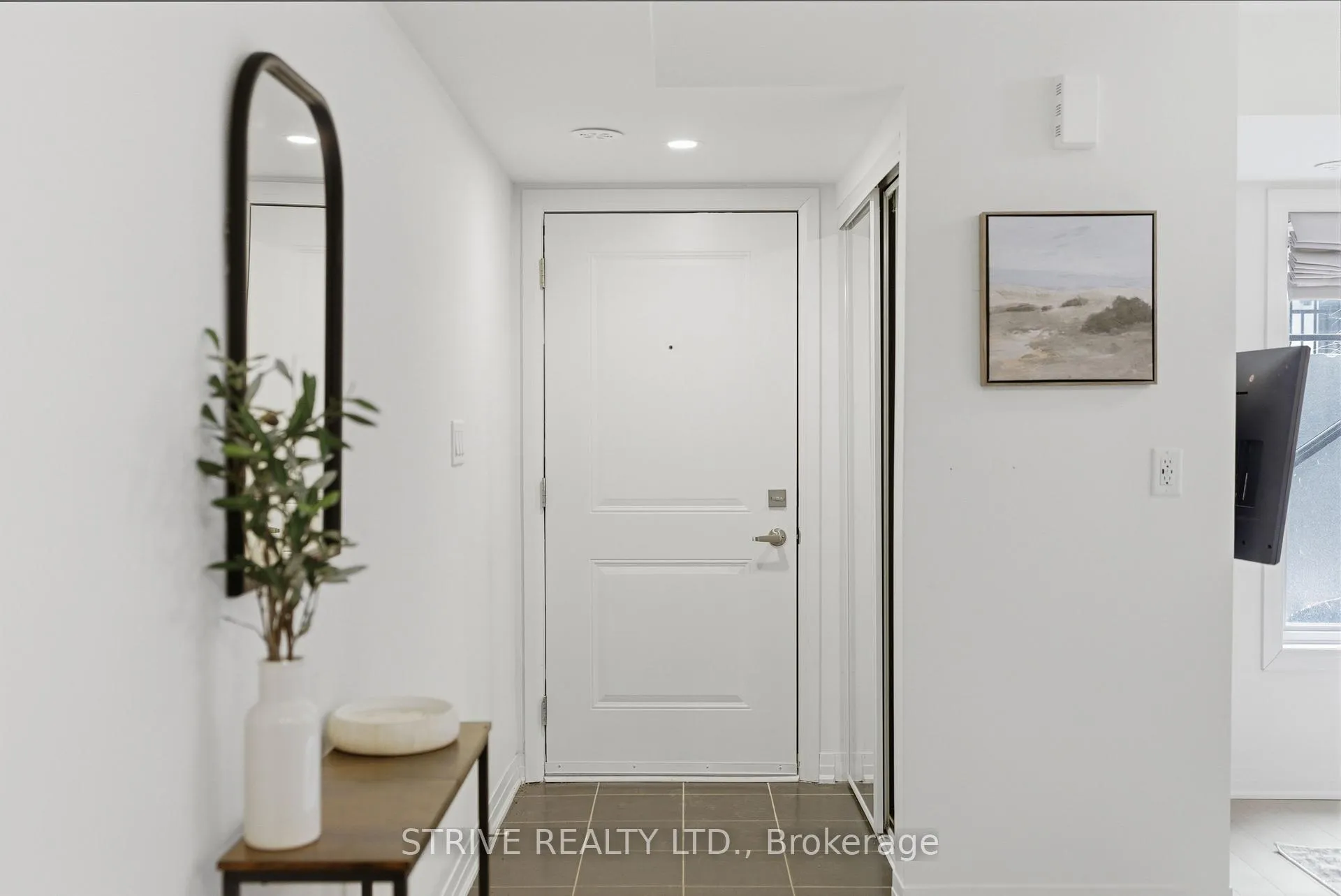 Photo 4 of Unit 12A, 12 A Lookout Drive, Clarington, Bowmanville — HOMEH